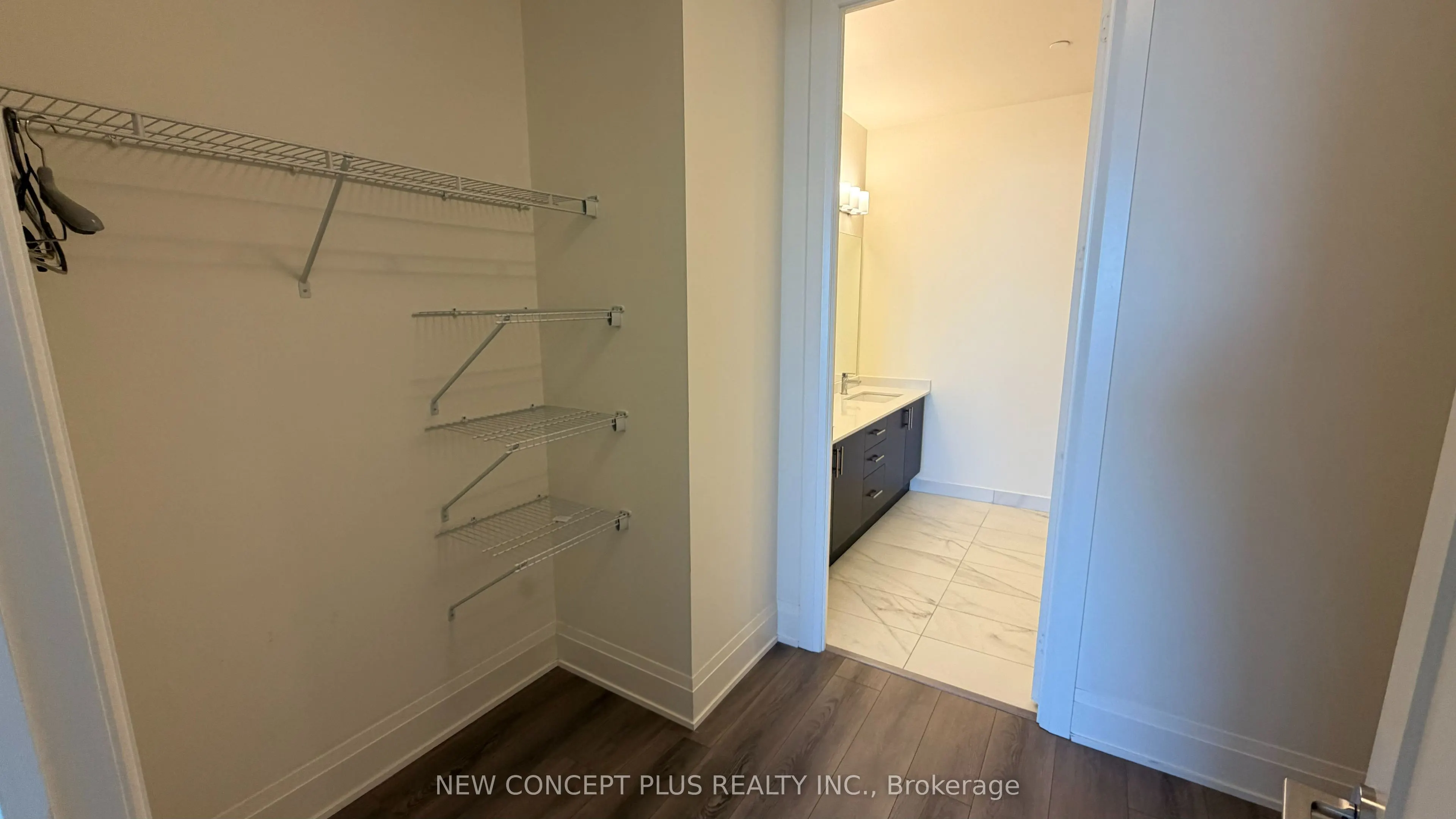 8960 JANE Street E #521