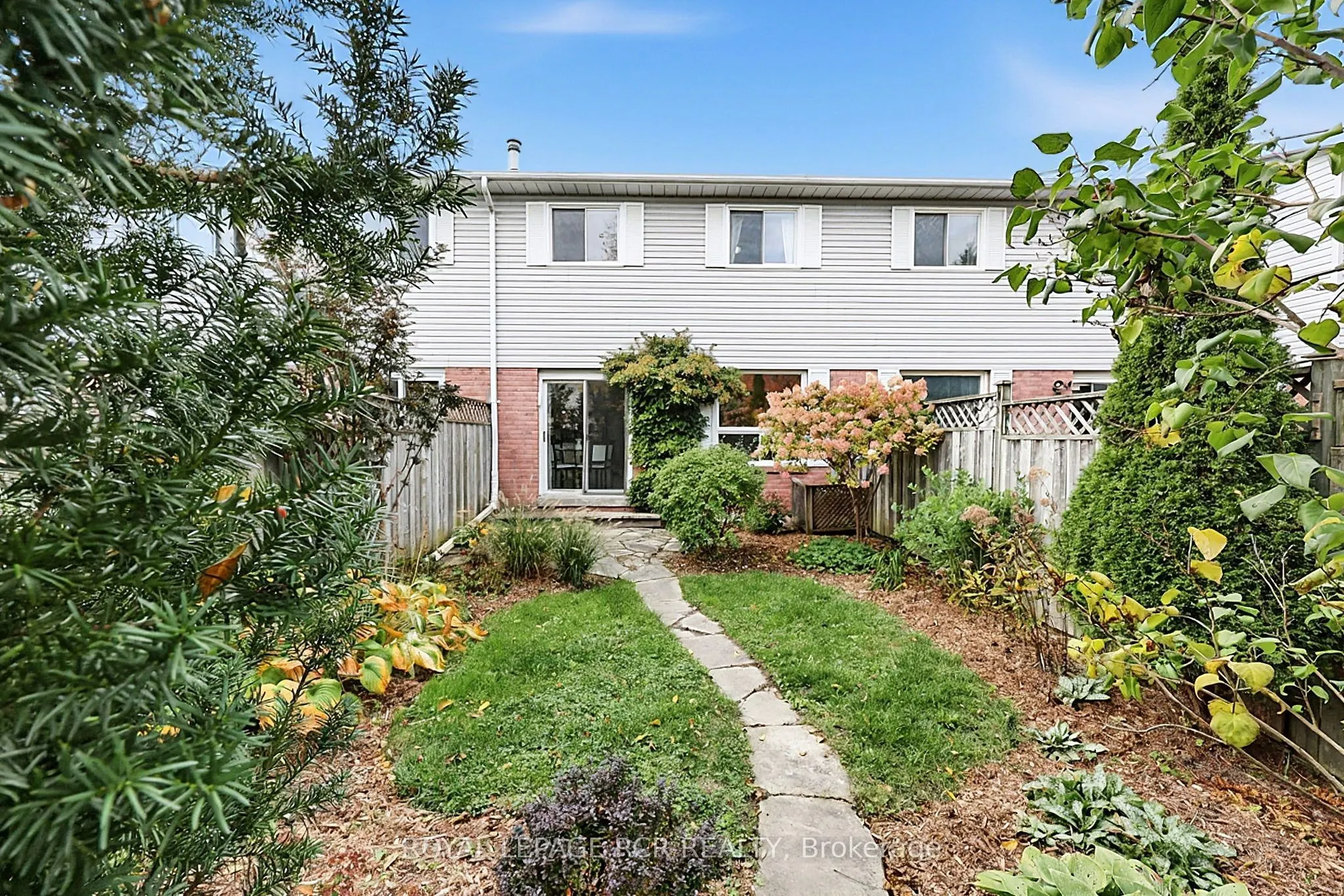 56 Oakridge Court