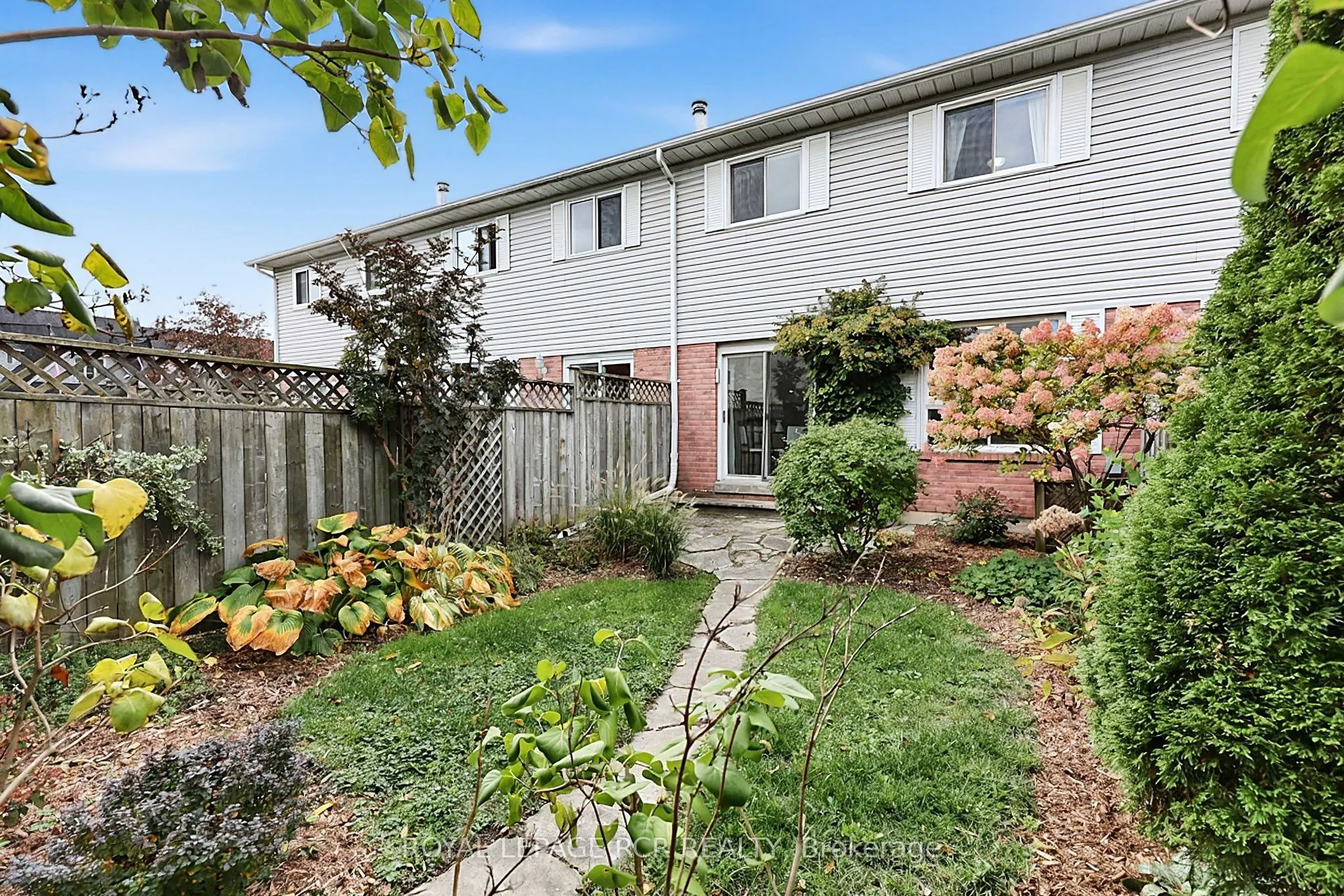 56 Oakridge Court