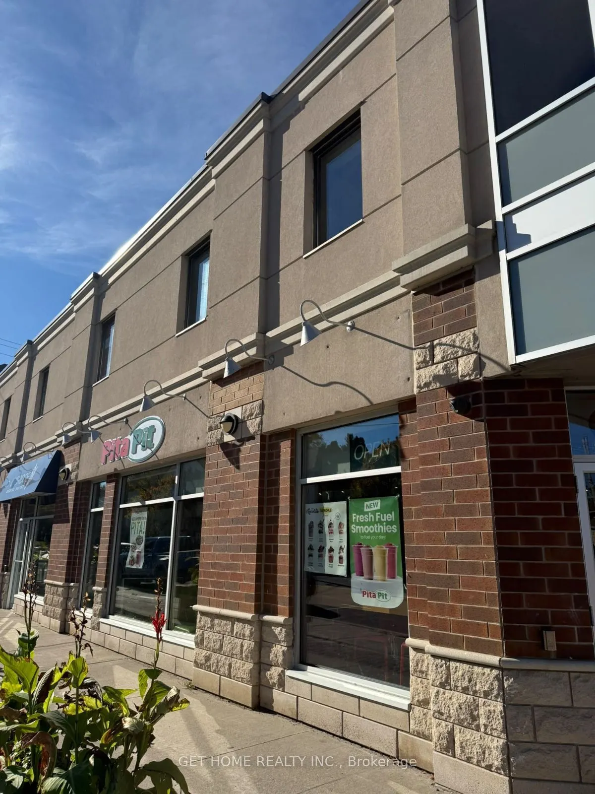 2 Brock Street W #1