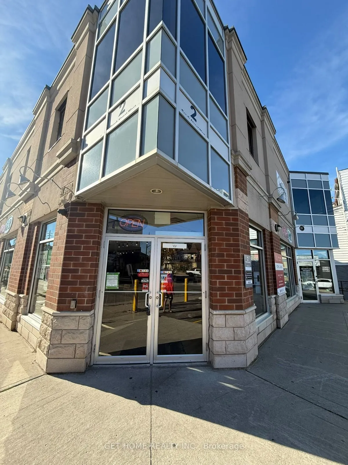 2 Brock Street W #1