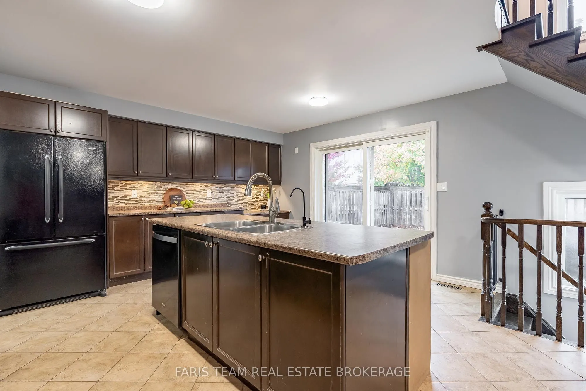 27 Kidd Crescent
