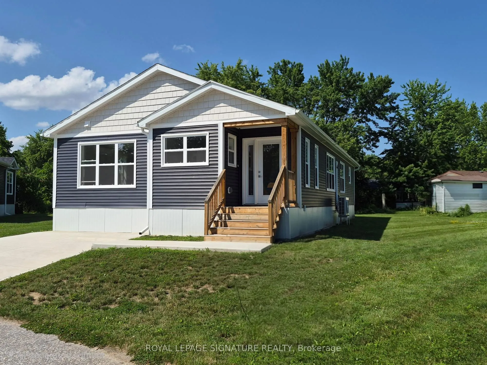 16 Briarwood Place