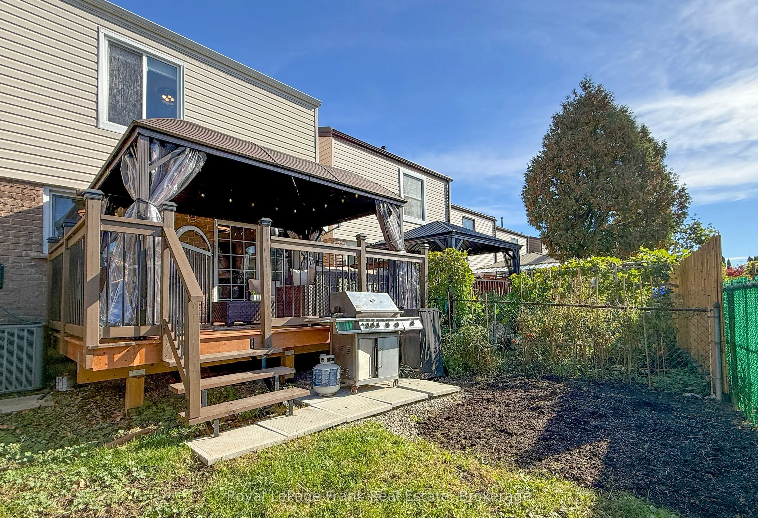 22 Peachtree Place