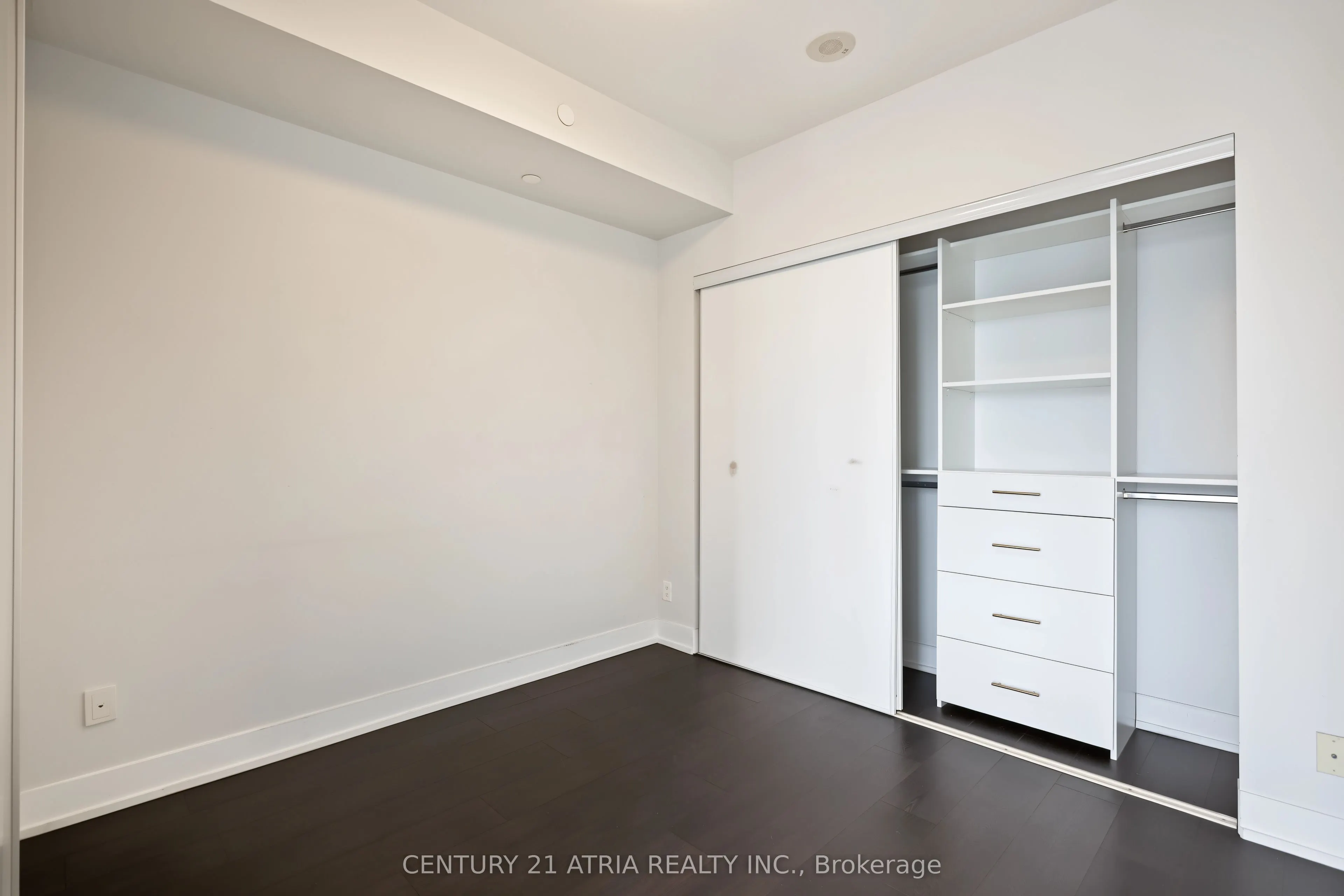 9471 Yonge Street #528