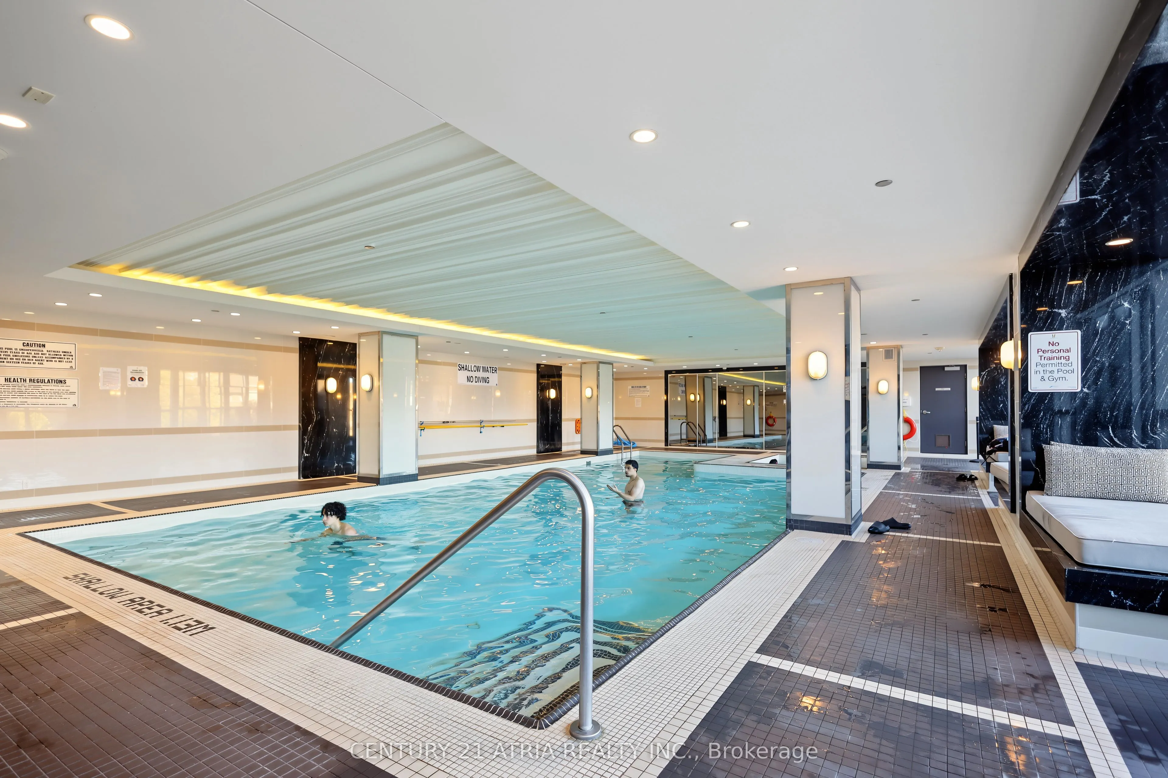 9471 Yonge Street #528