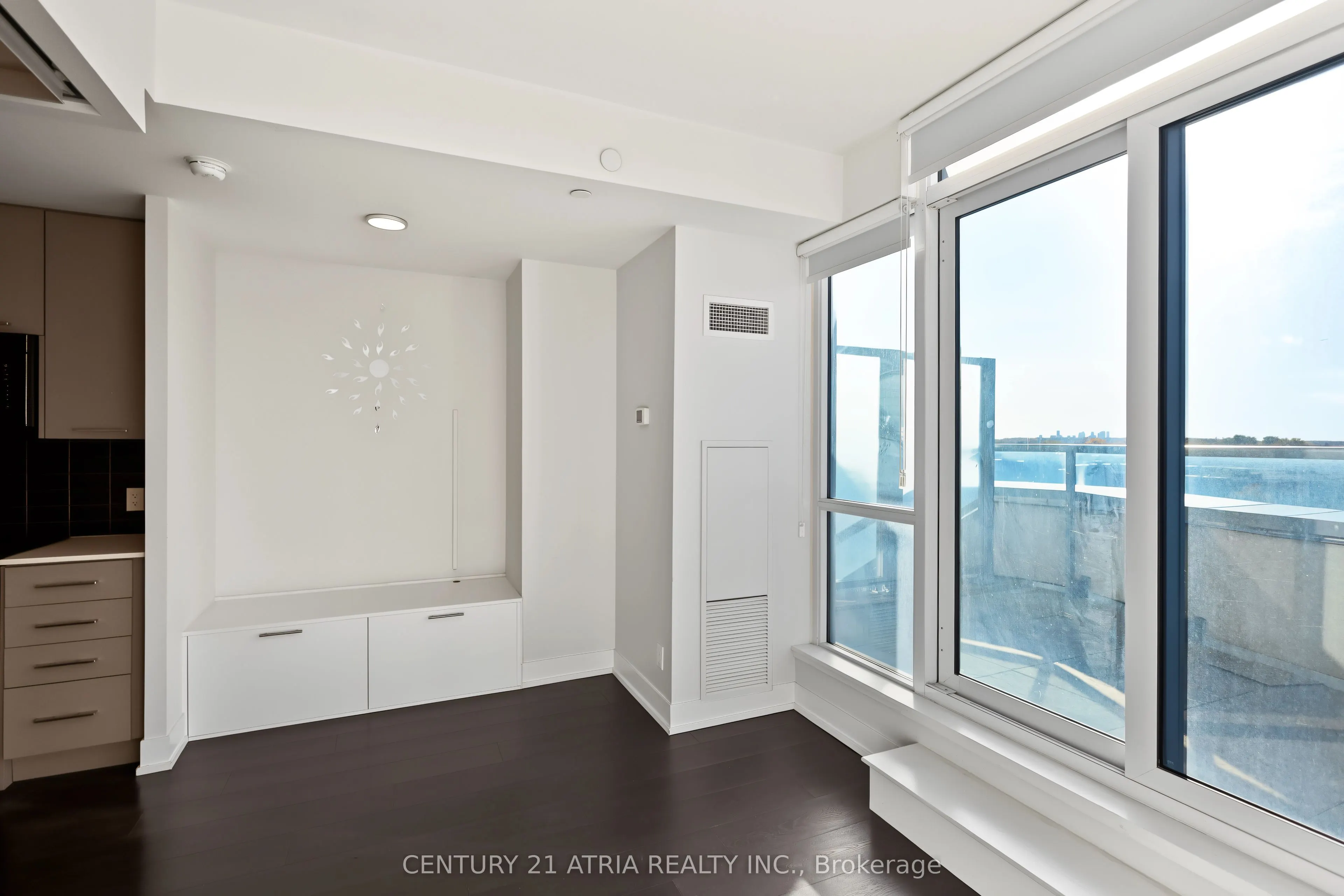 9471 Yonge Street #528