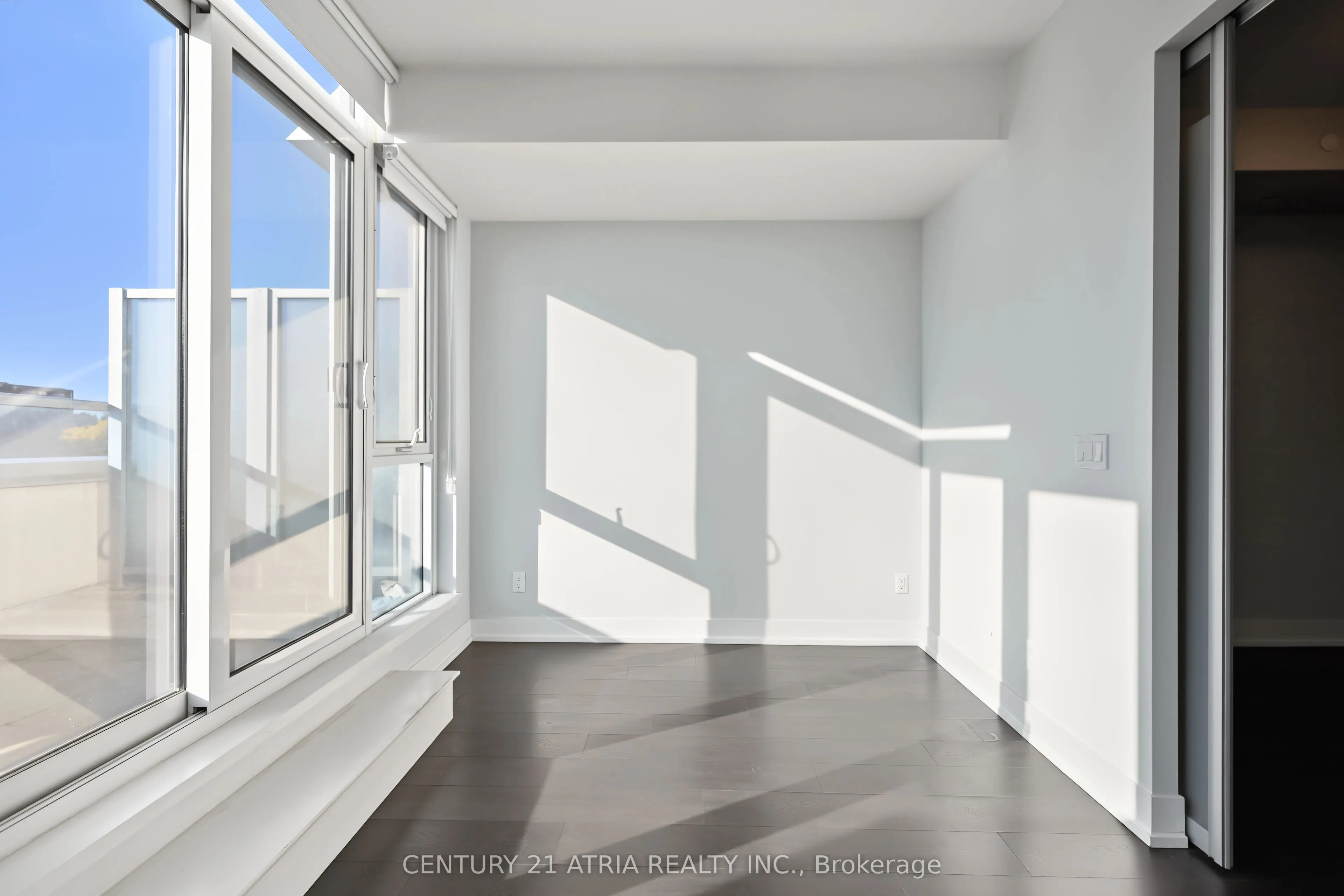 9471 Yonge Street #528