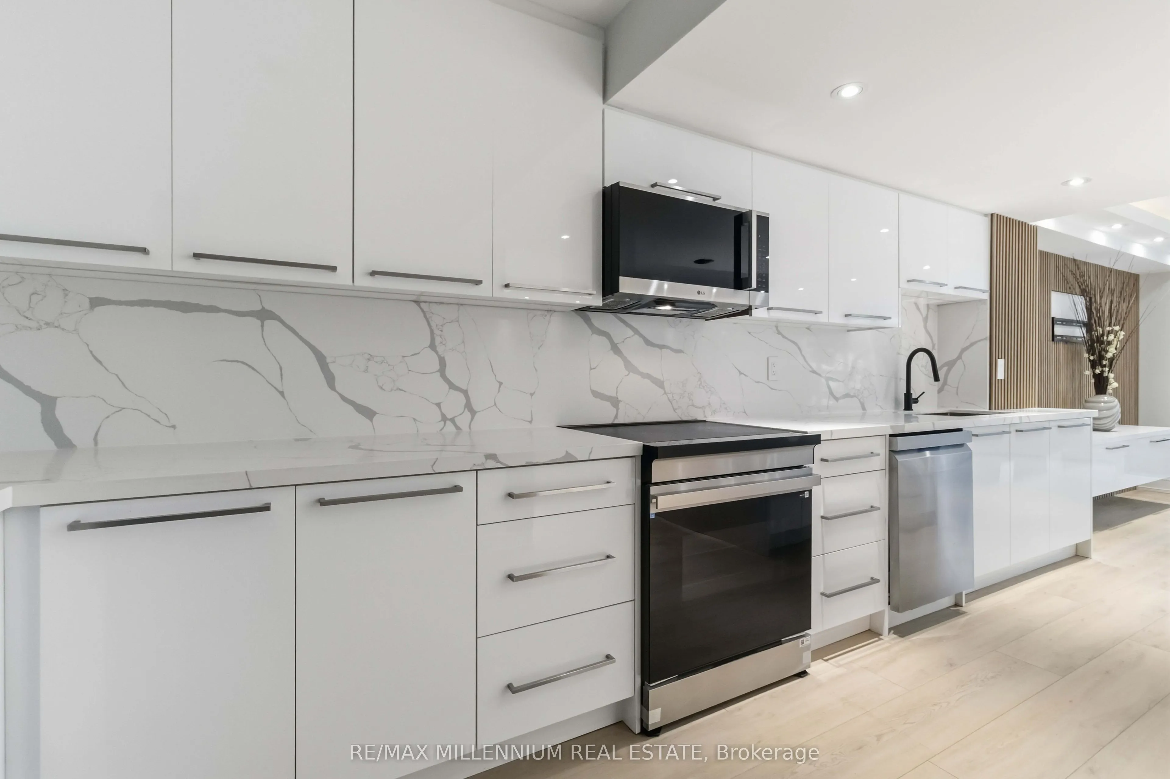 7805 Bayview Avenue #223