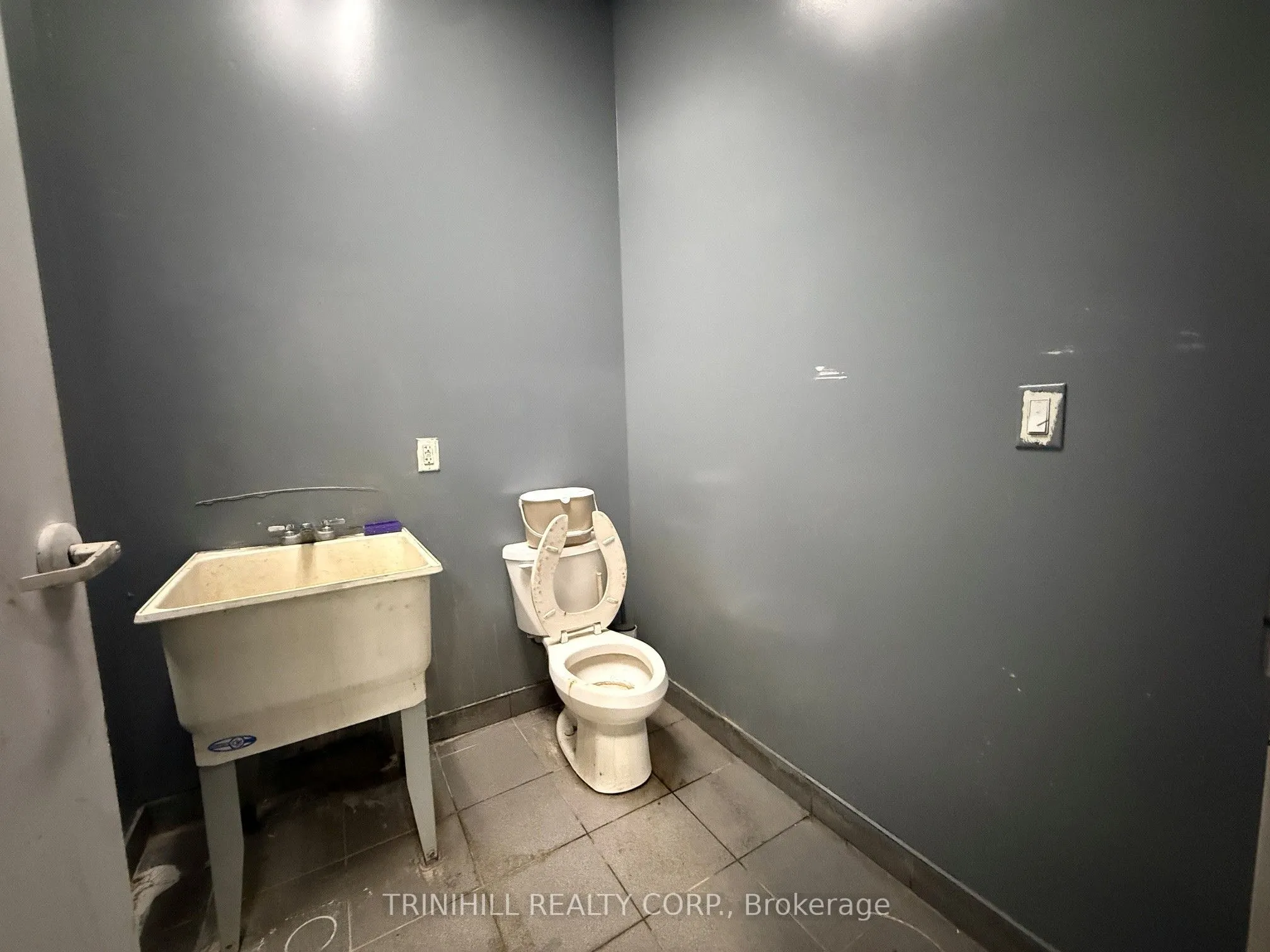 4160 Steeles Avenue W #7