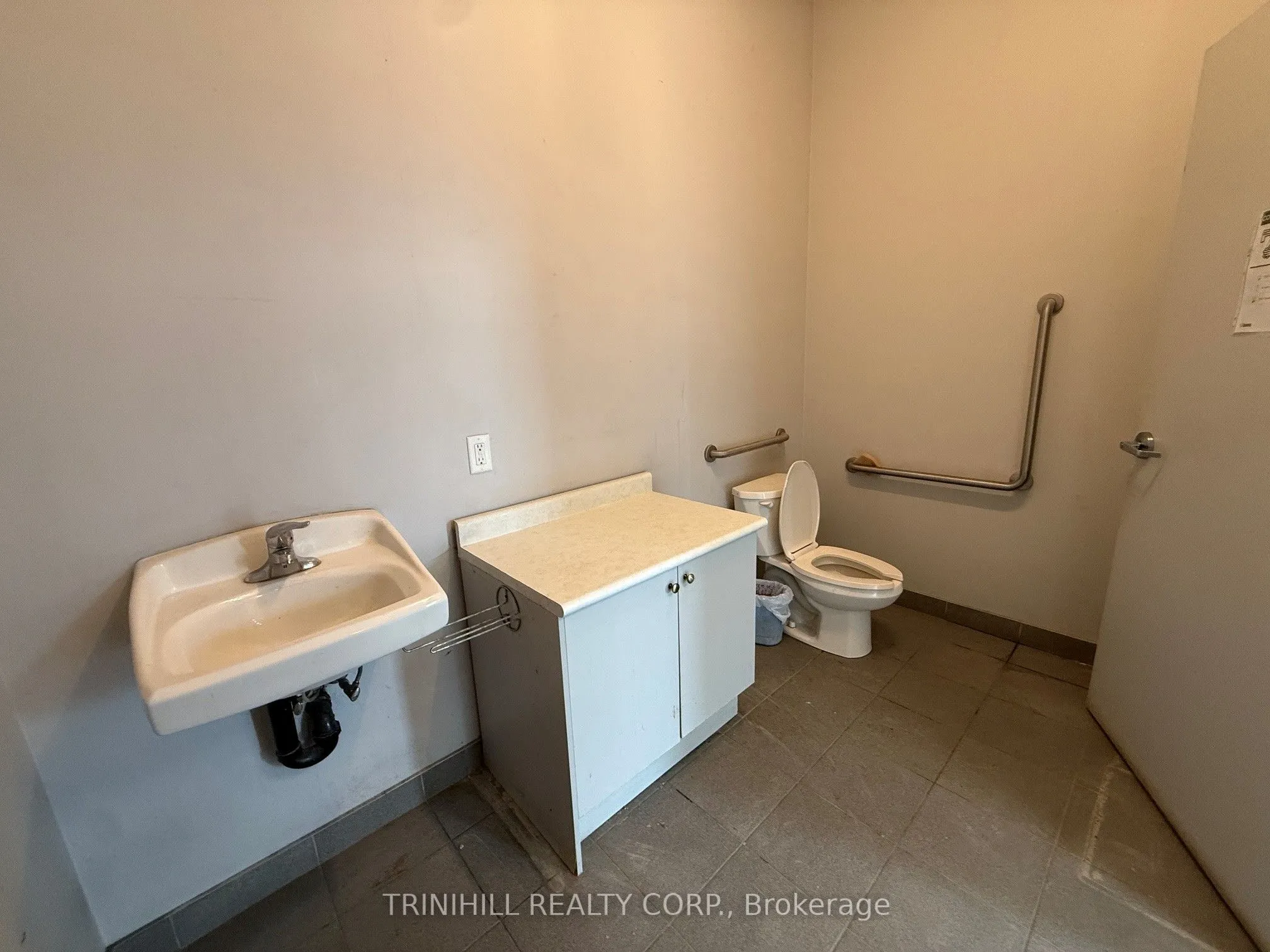 4160 Steeles Avenue W #7