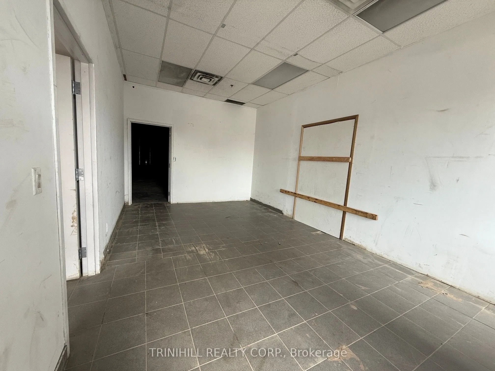 4160 Steeles Avenue W #7
