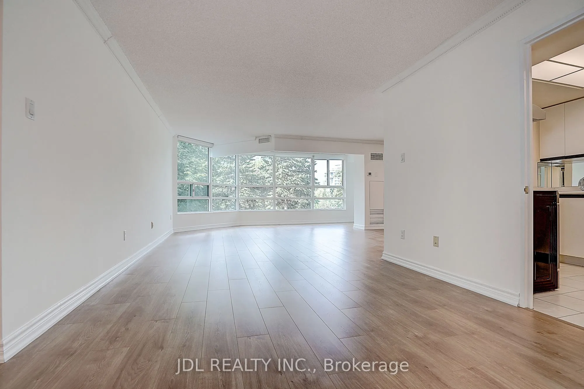 7825 Bayview Avenue #219