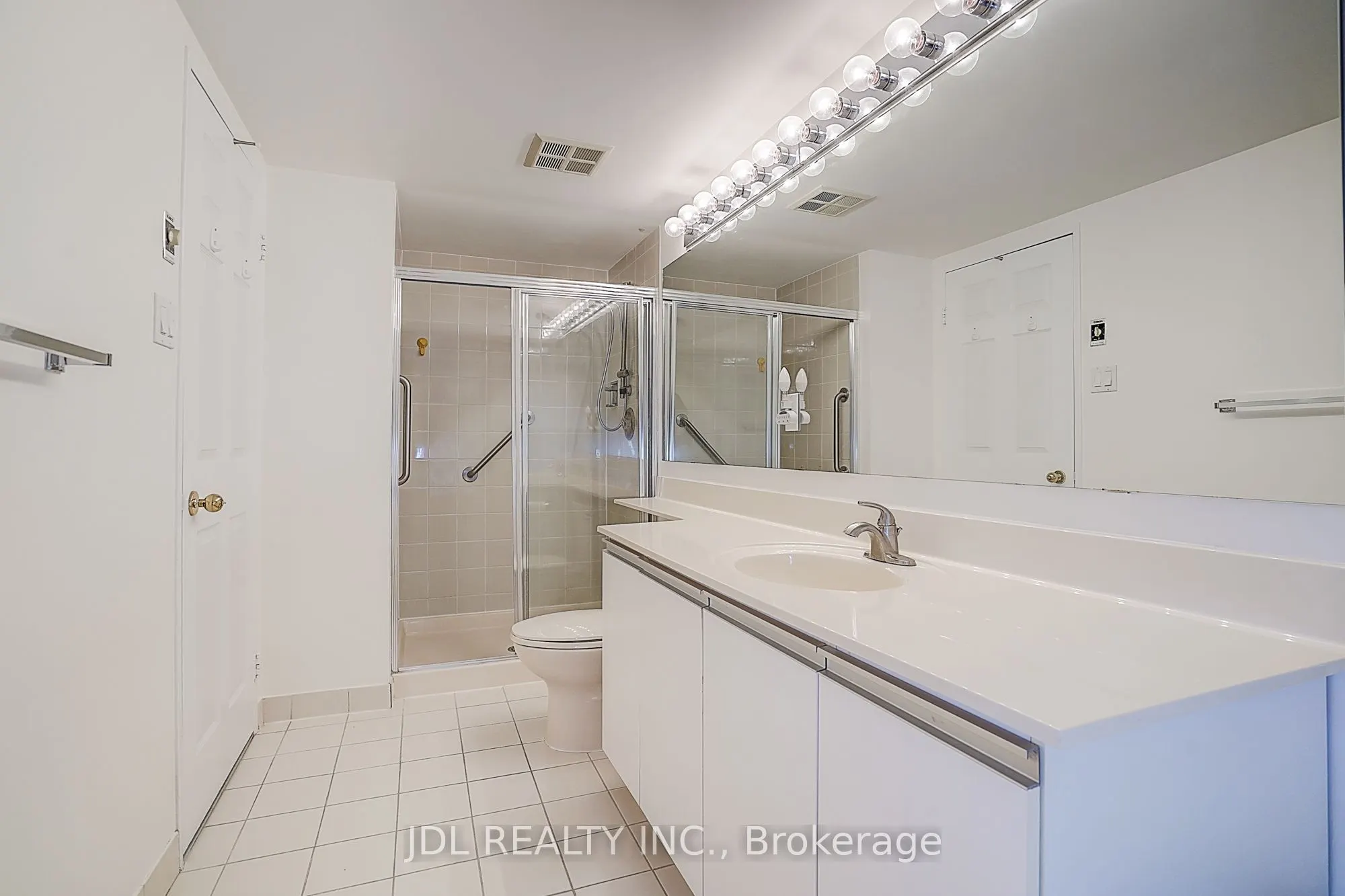 7825 Bayview Avenue #219