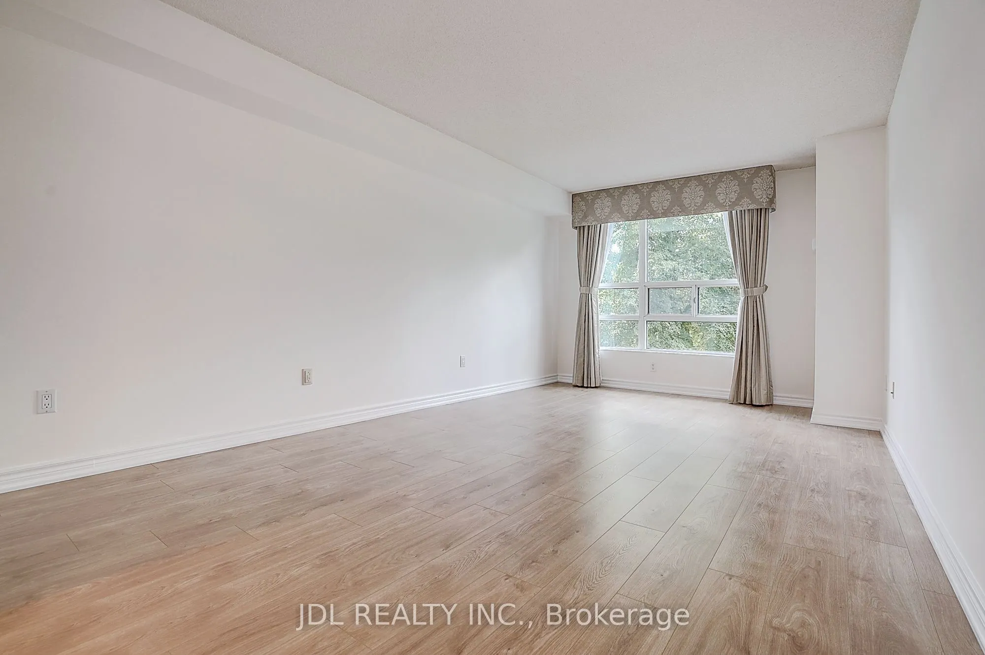 7825 Bayview Avenue #219