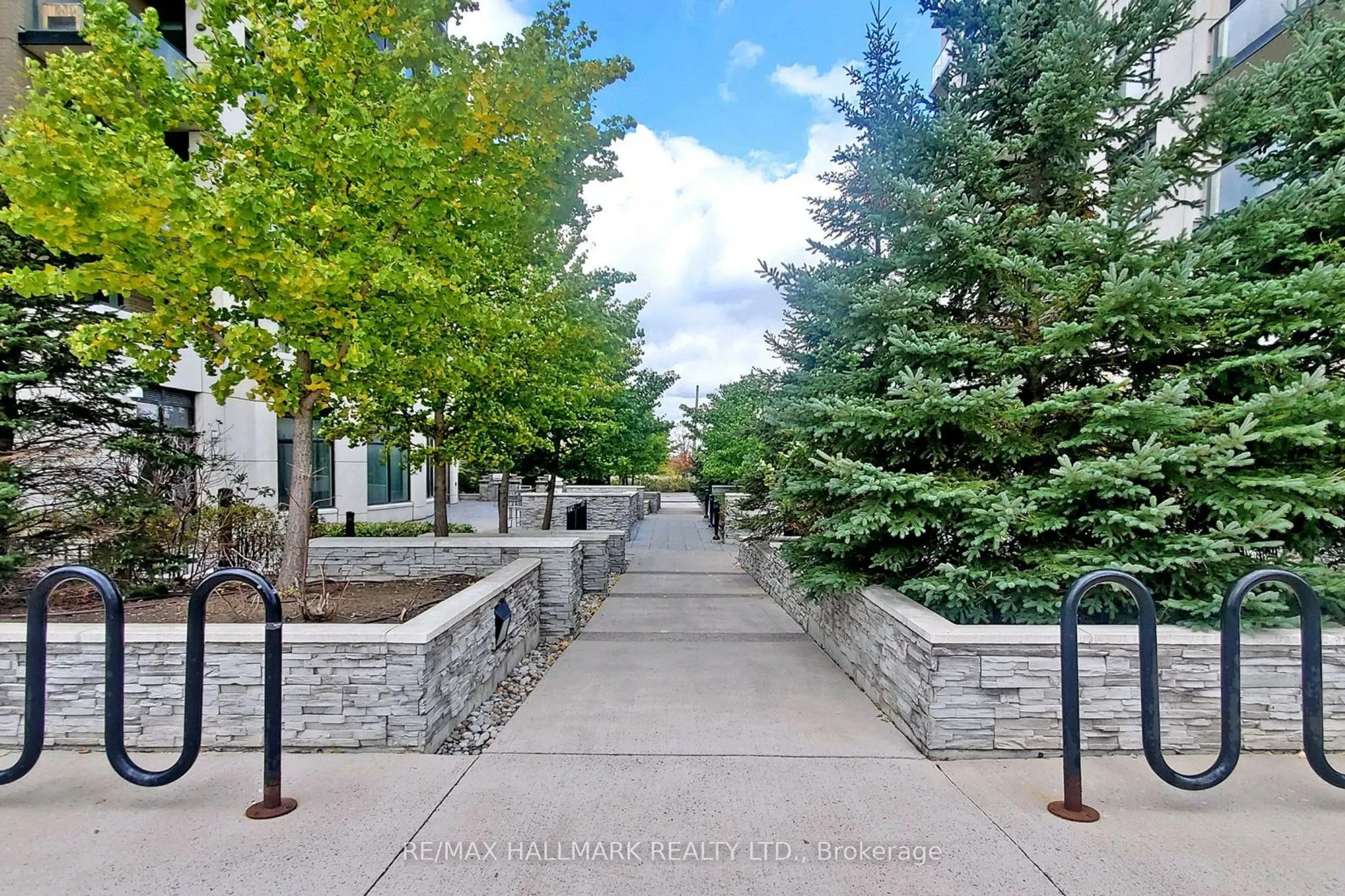 111 Upper Duke Crescent #610