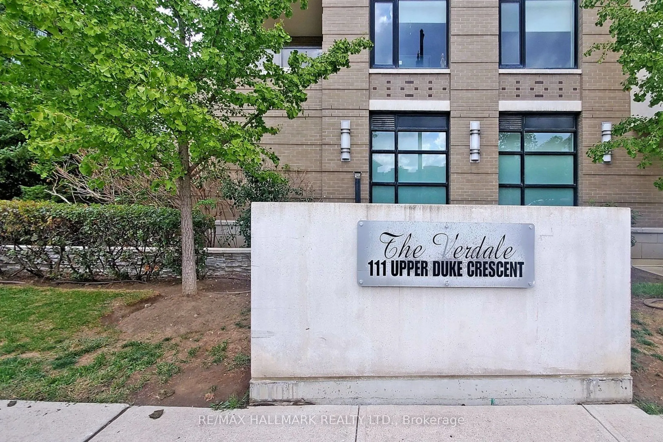 111 Upper Duke Crescent #610