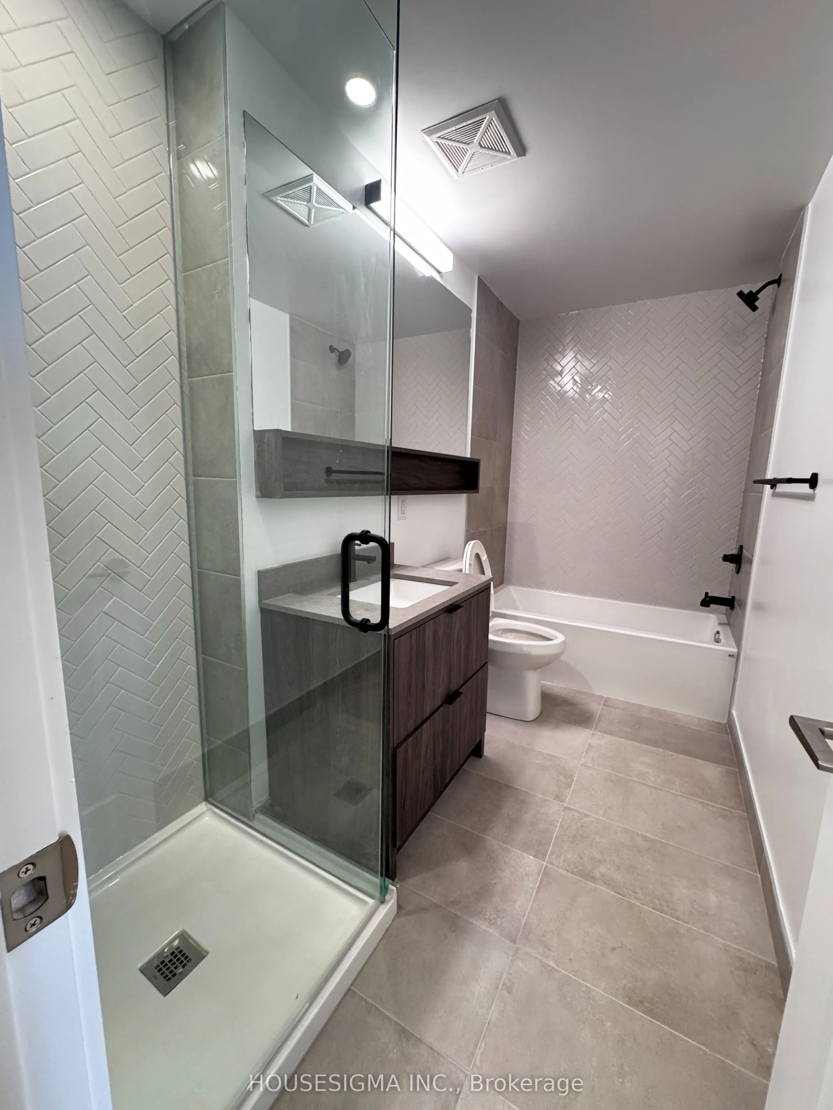8888 Yonge Street #1002