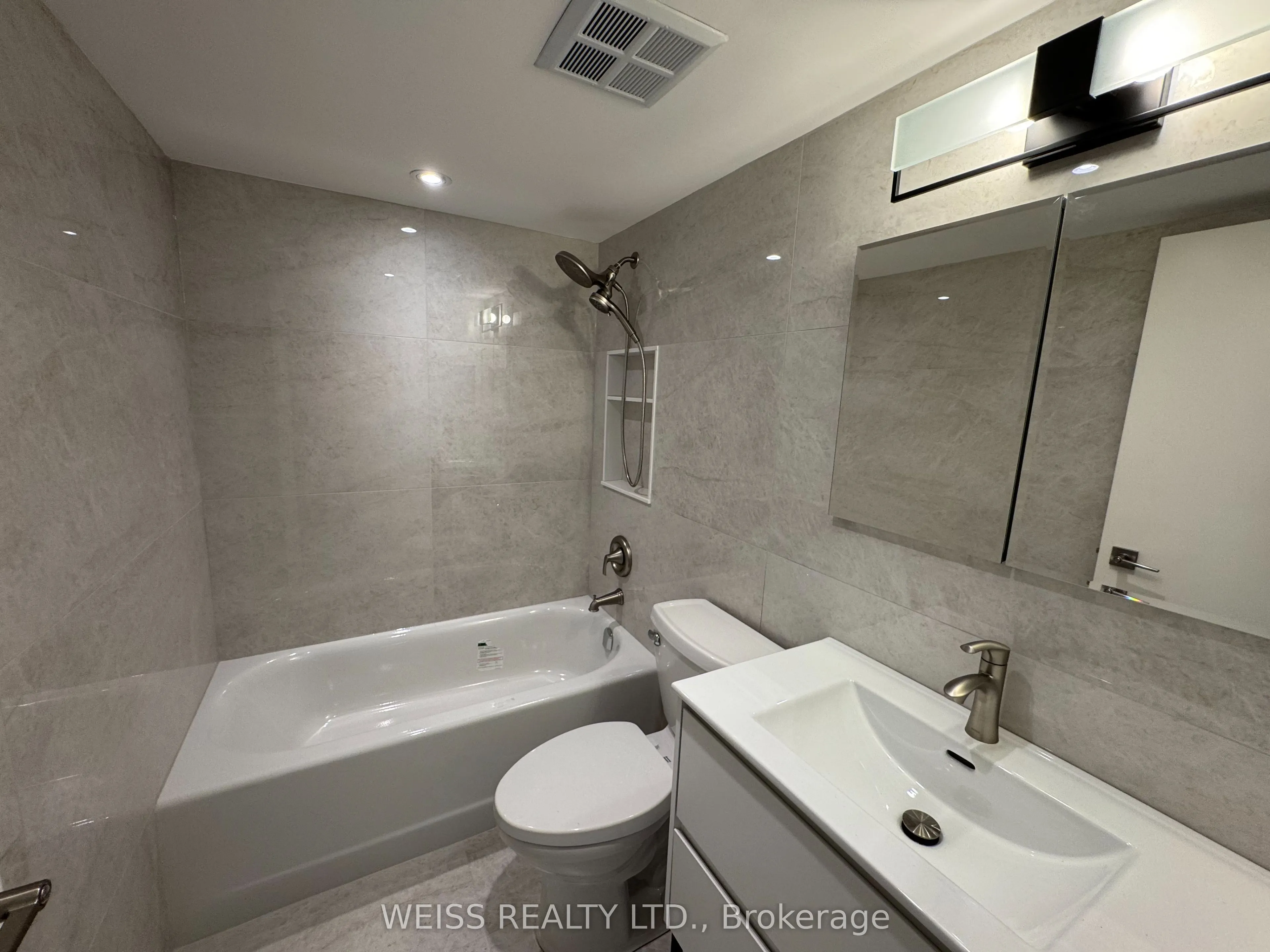 7460 Bathurst Street #904
