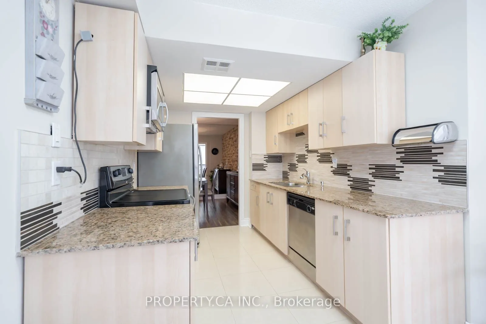 7460 Bathurst Street #605
