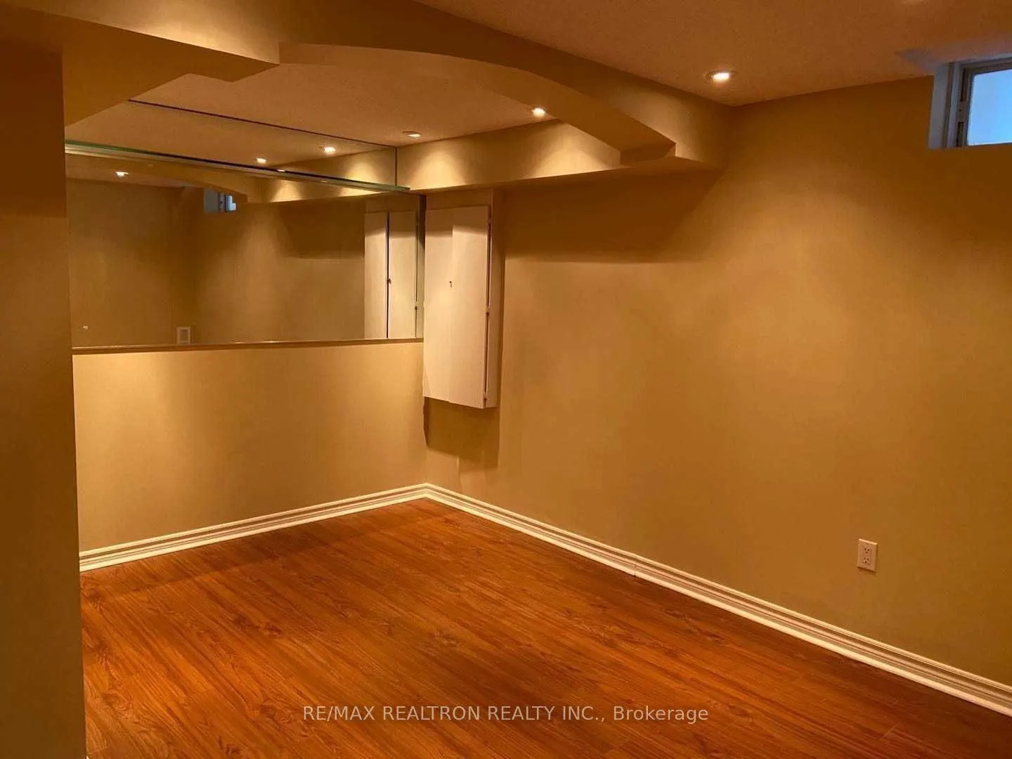 284 Williamson Road #Lower