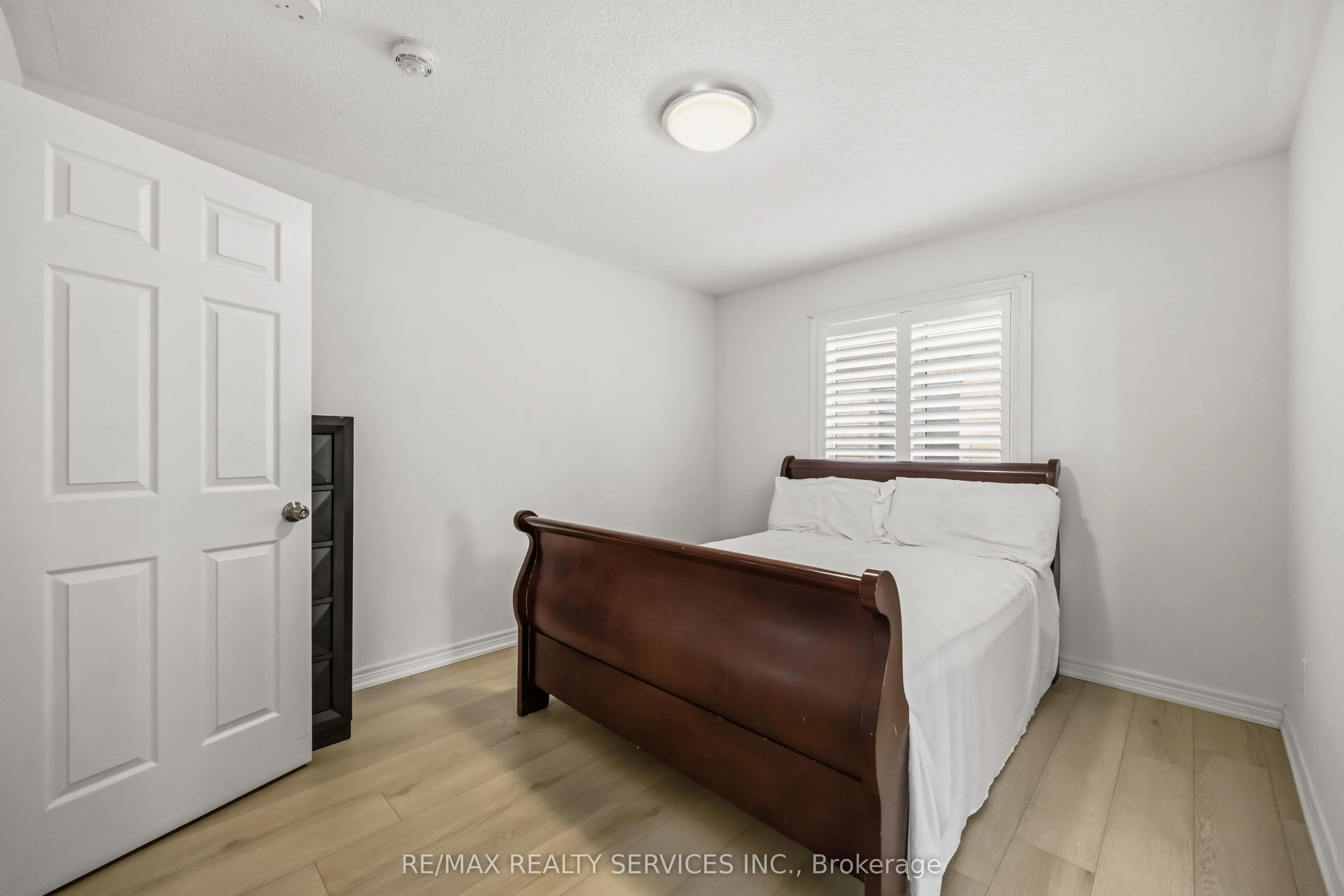 104 Sharpe Crescent