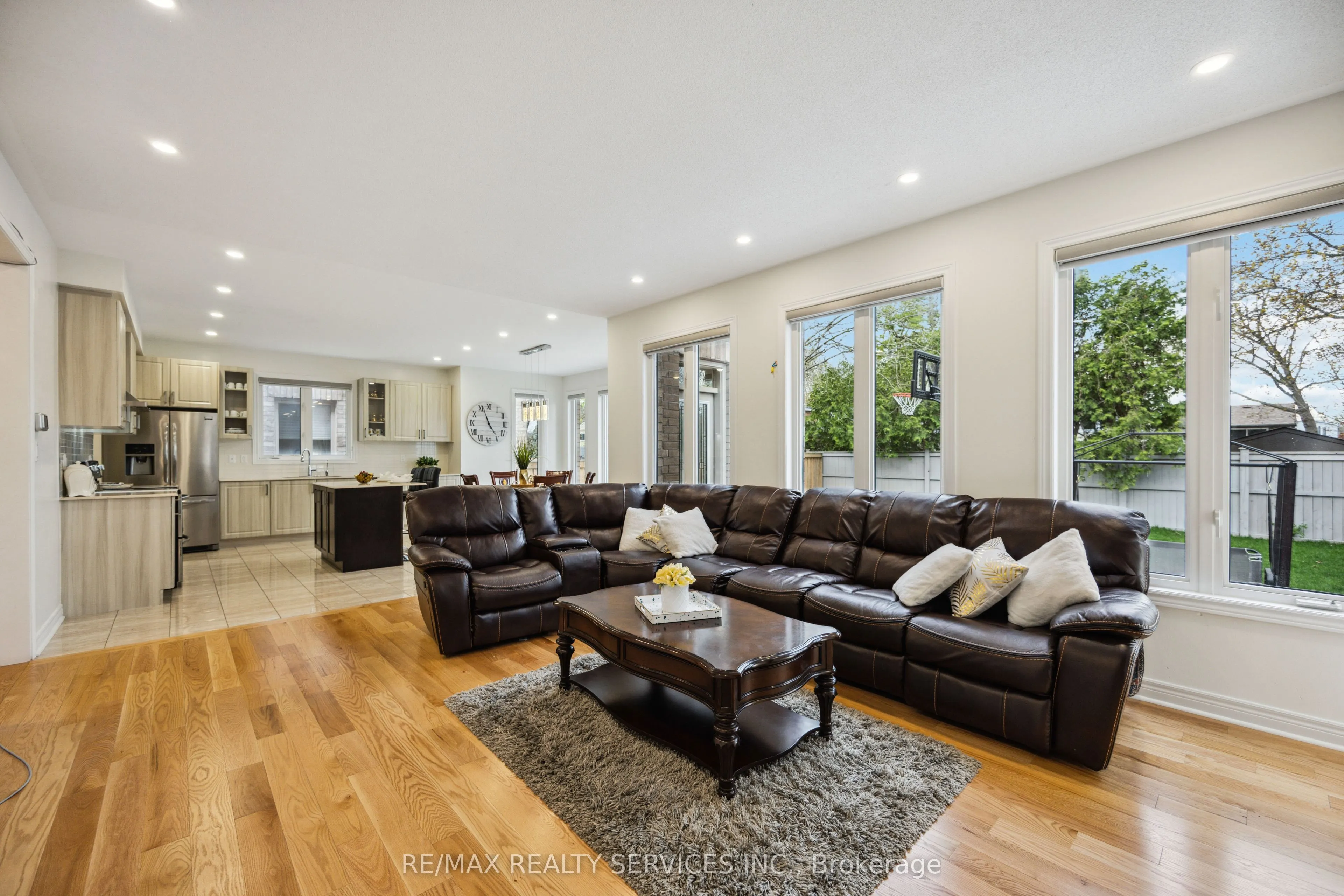 104 Sharpe Crescent