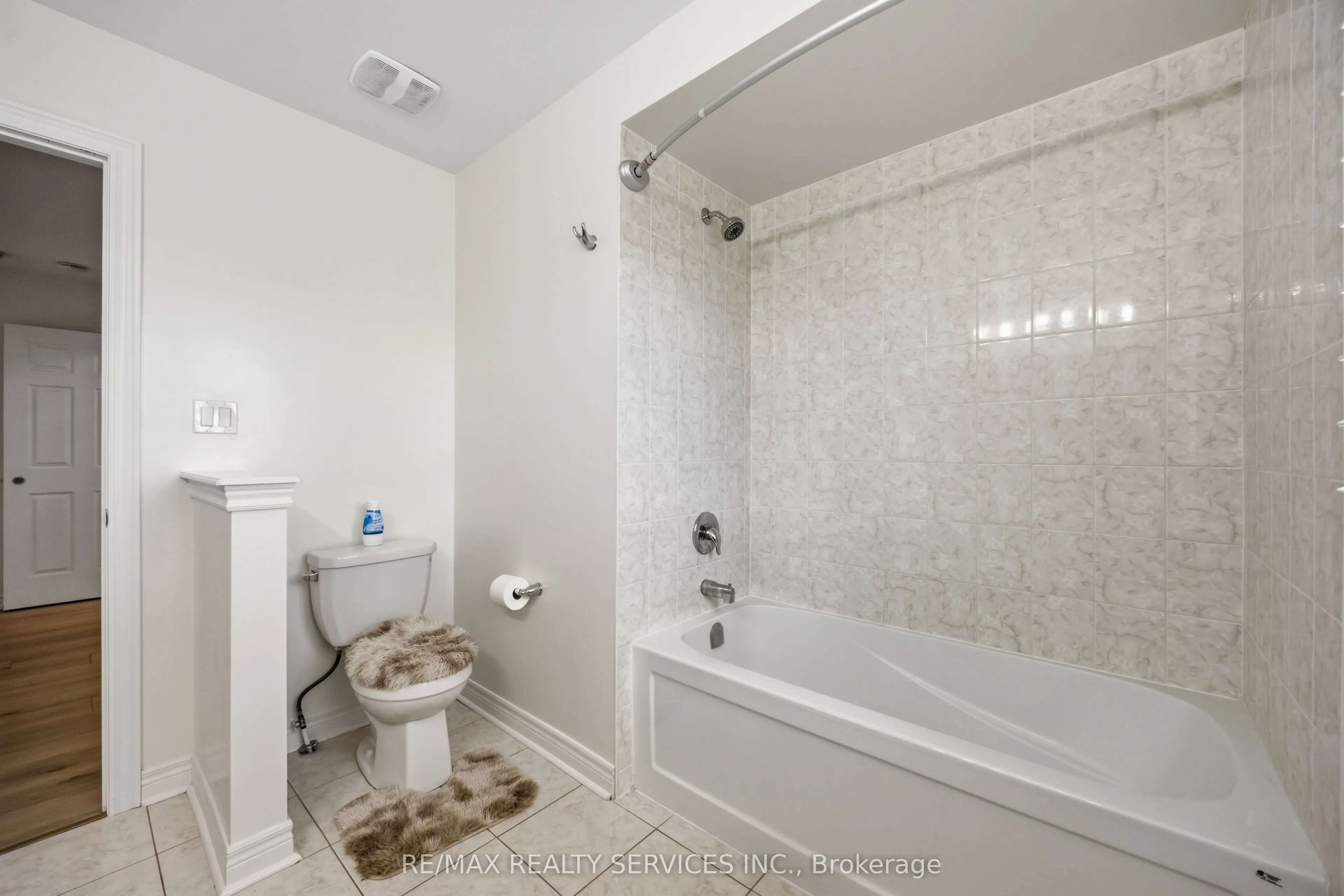 104 Sharpe Crescent