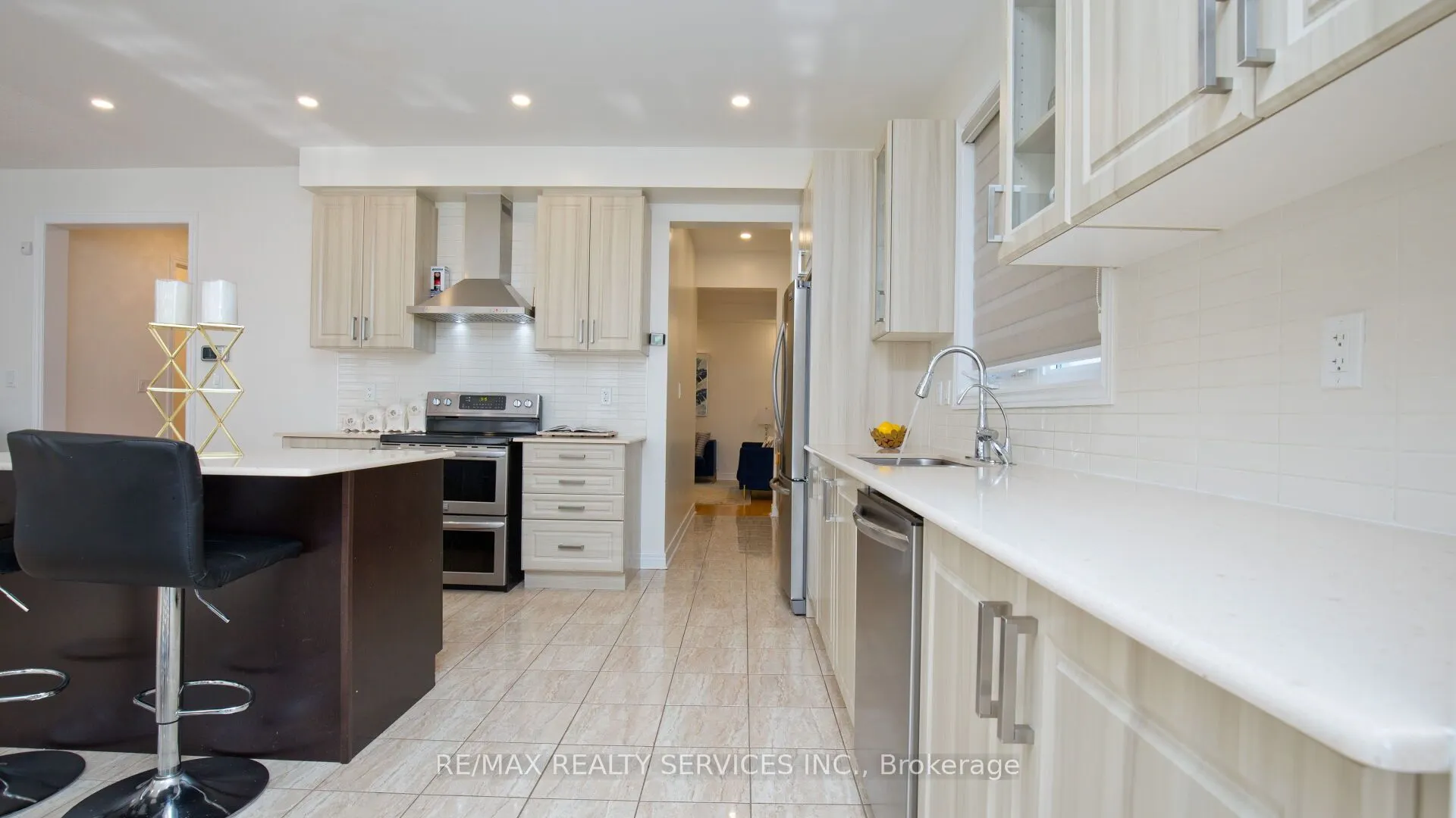 104 Sharpe Crescent