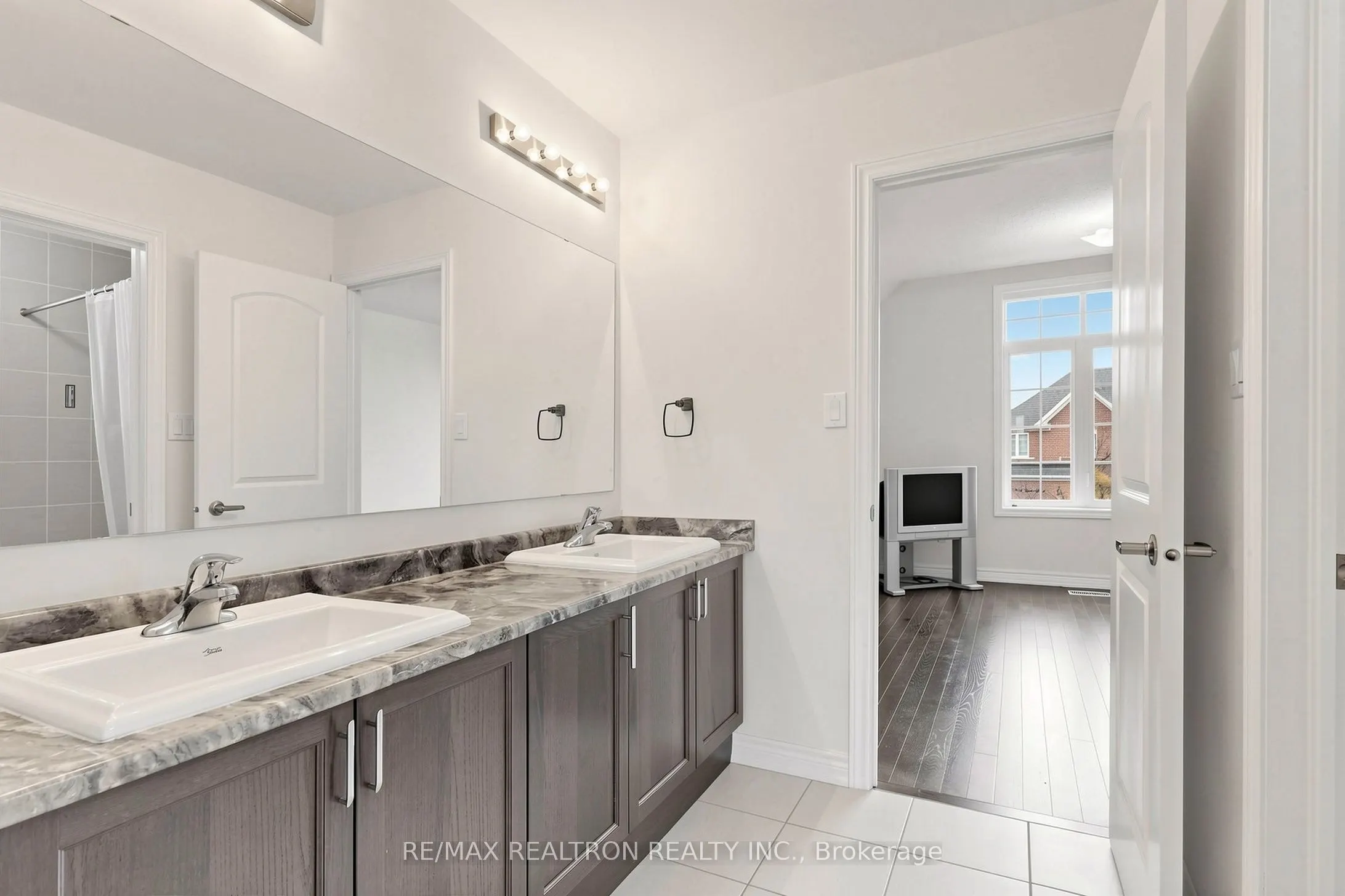 1003 Green Street