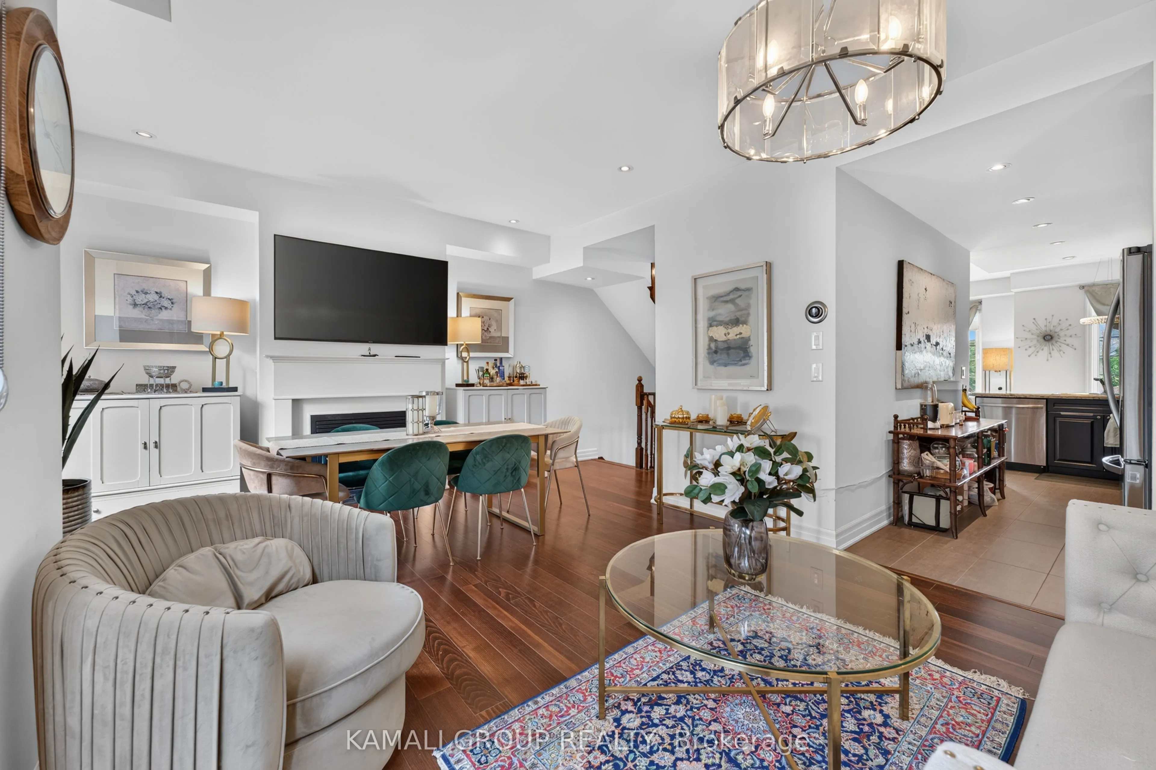 39 Beverley Glen Boulevard #46
