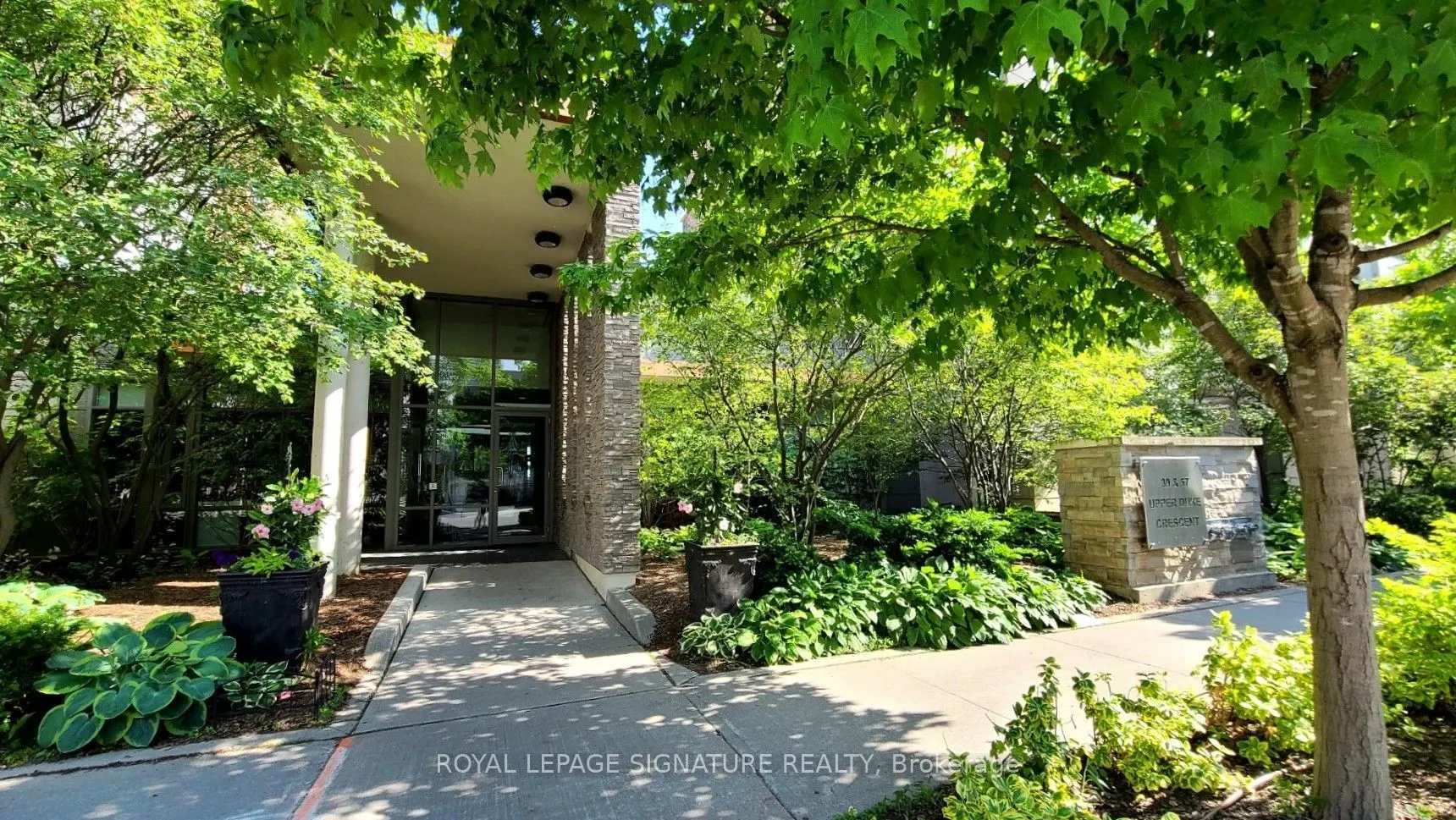 57 Upper Duke Crescent #512