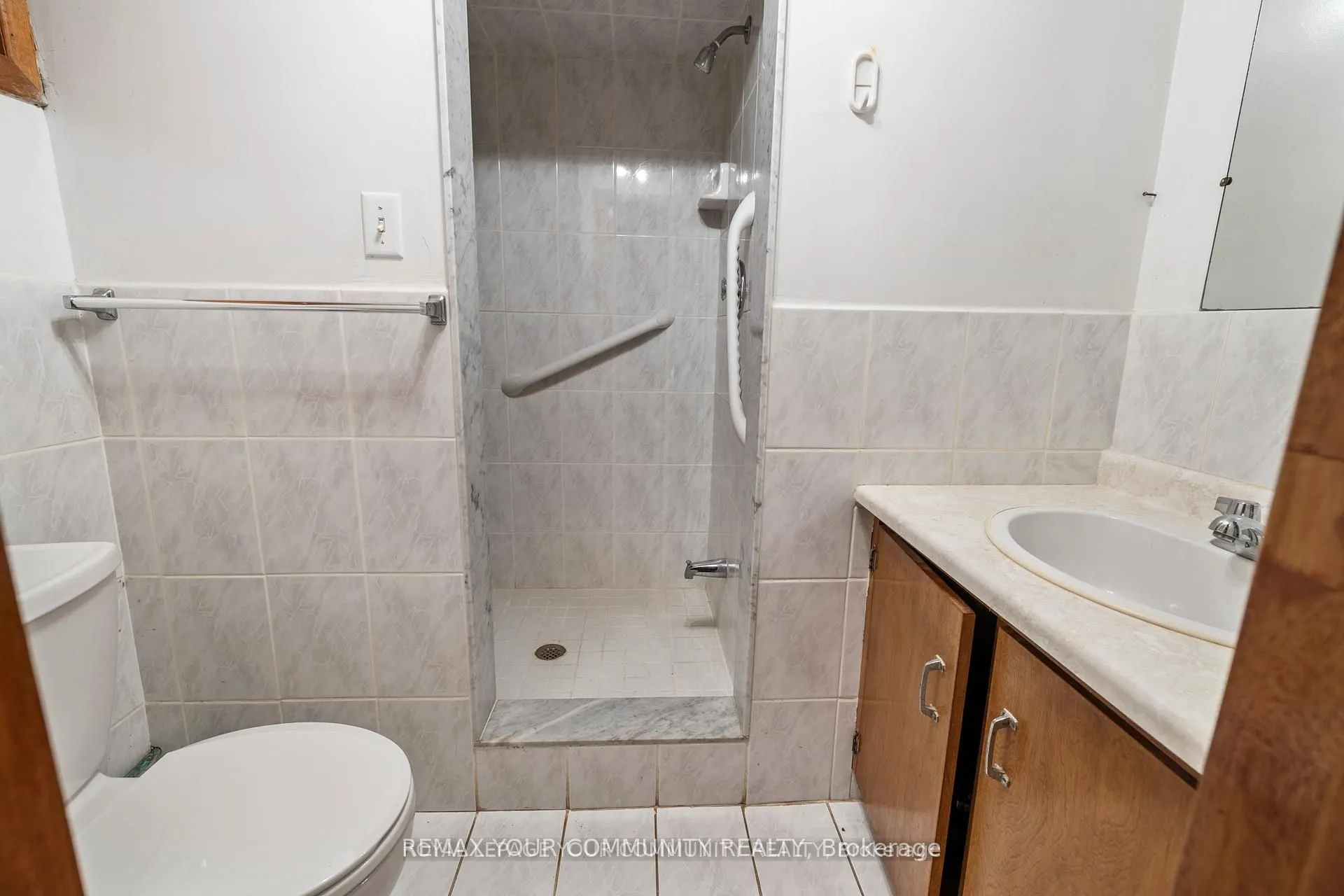 221 Elgin Mills Road W