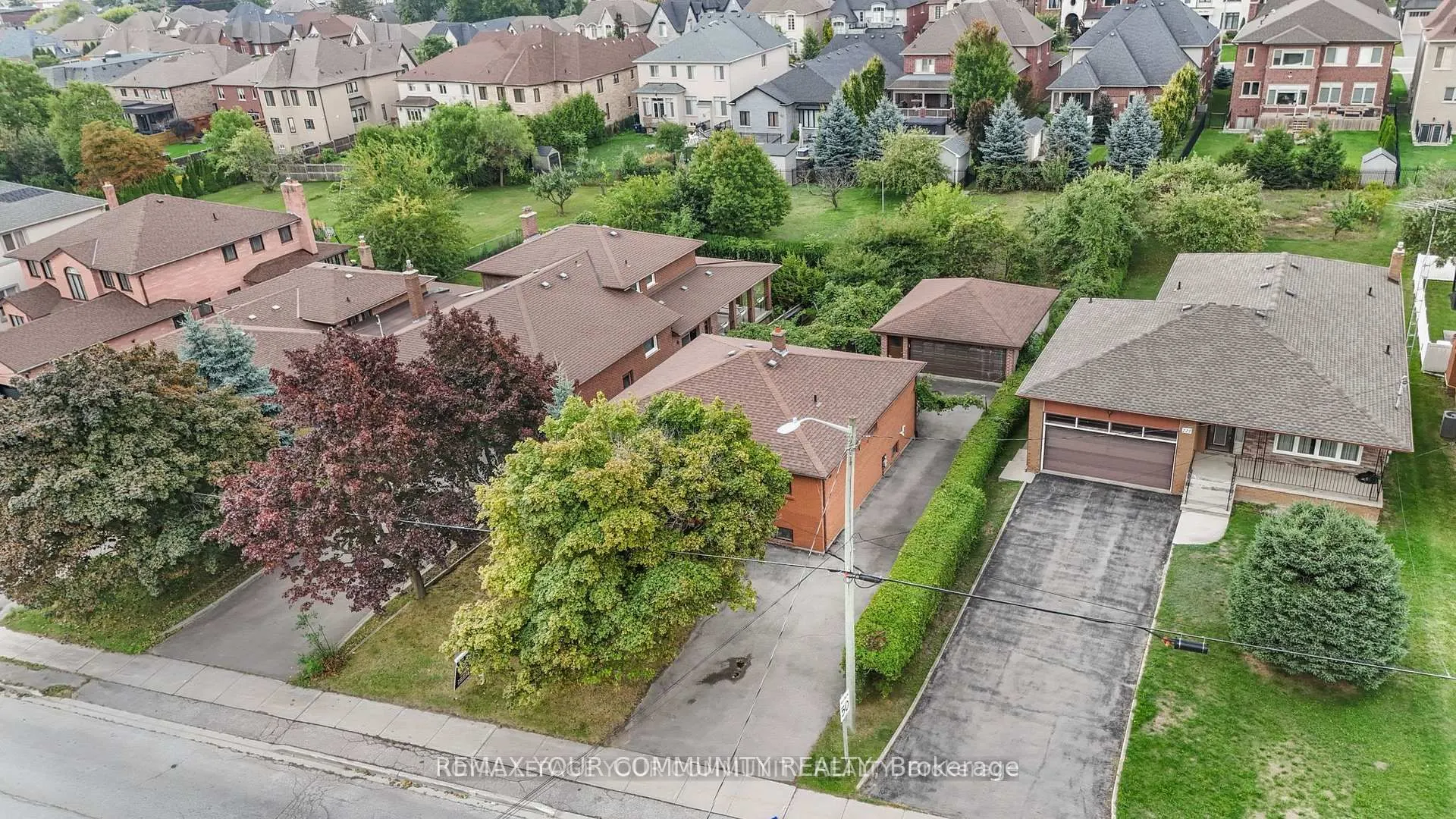 221 Elgin Mills Road W