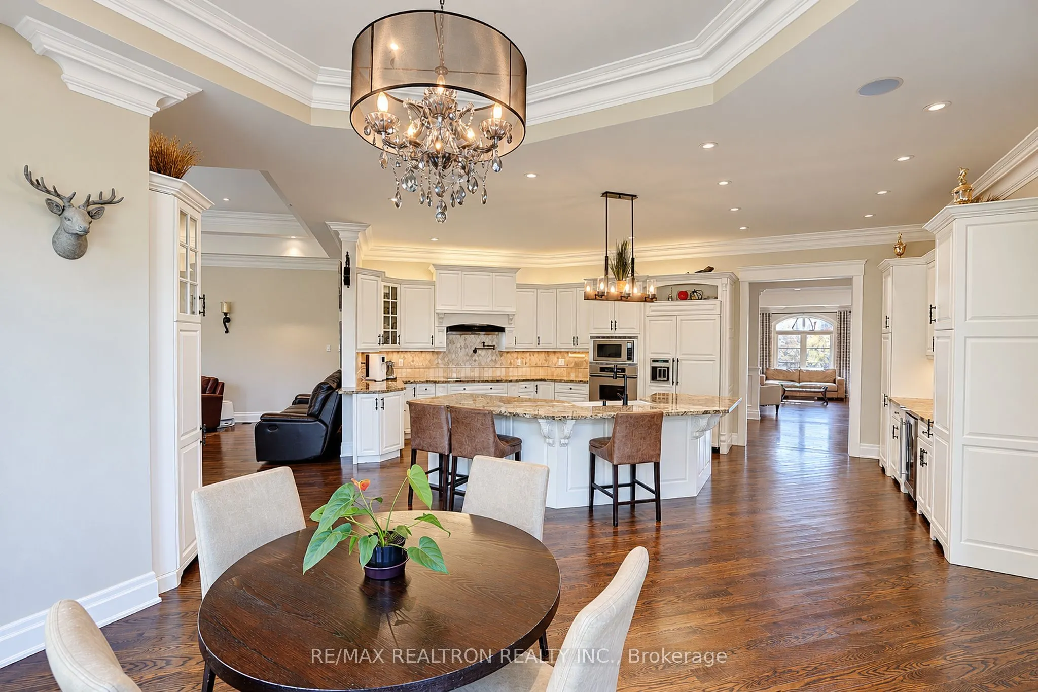 2 Beau Court