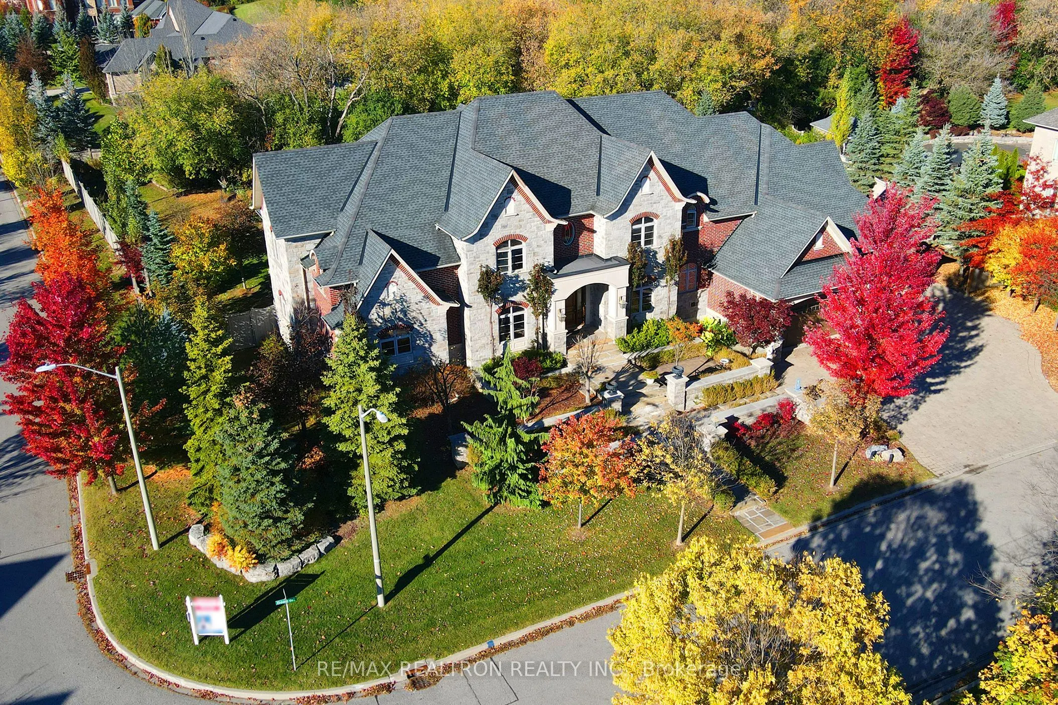 2 Beau Court