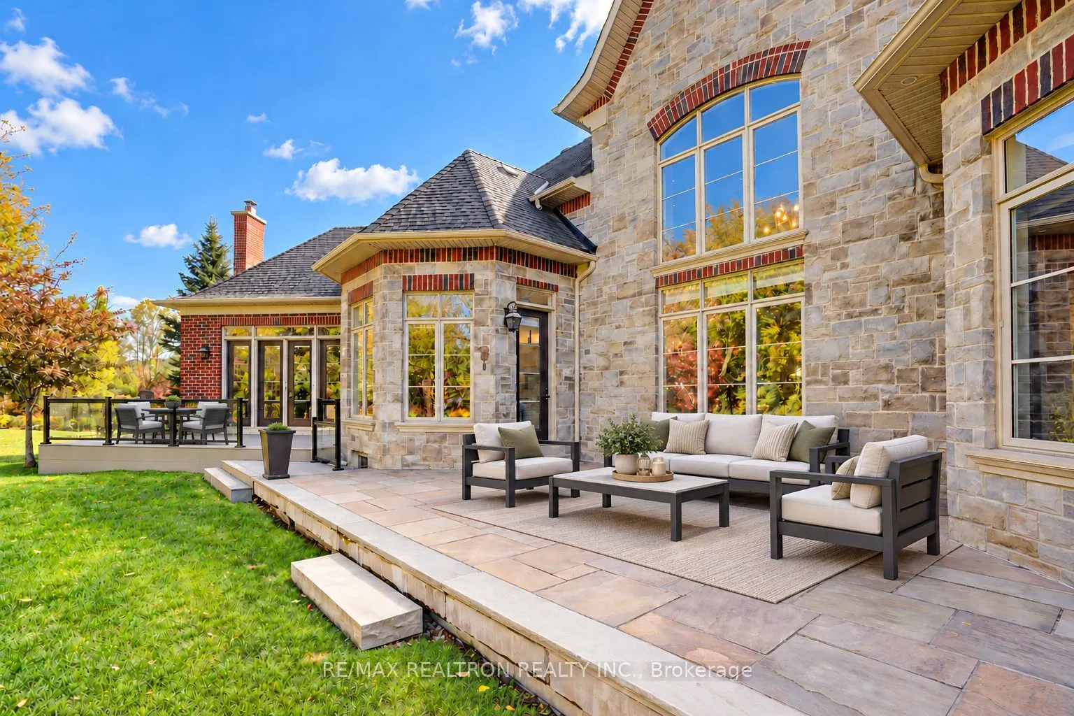 2 Beau Court