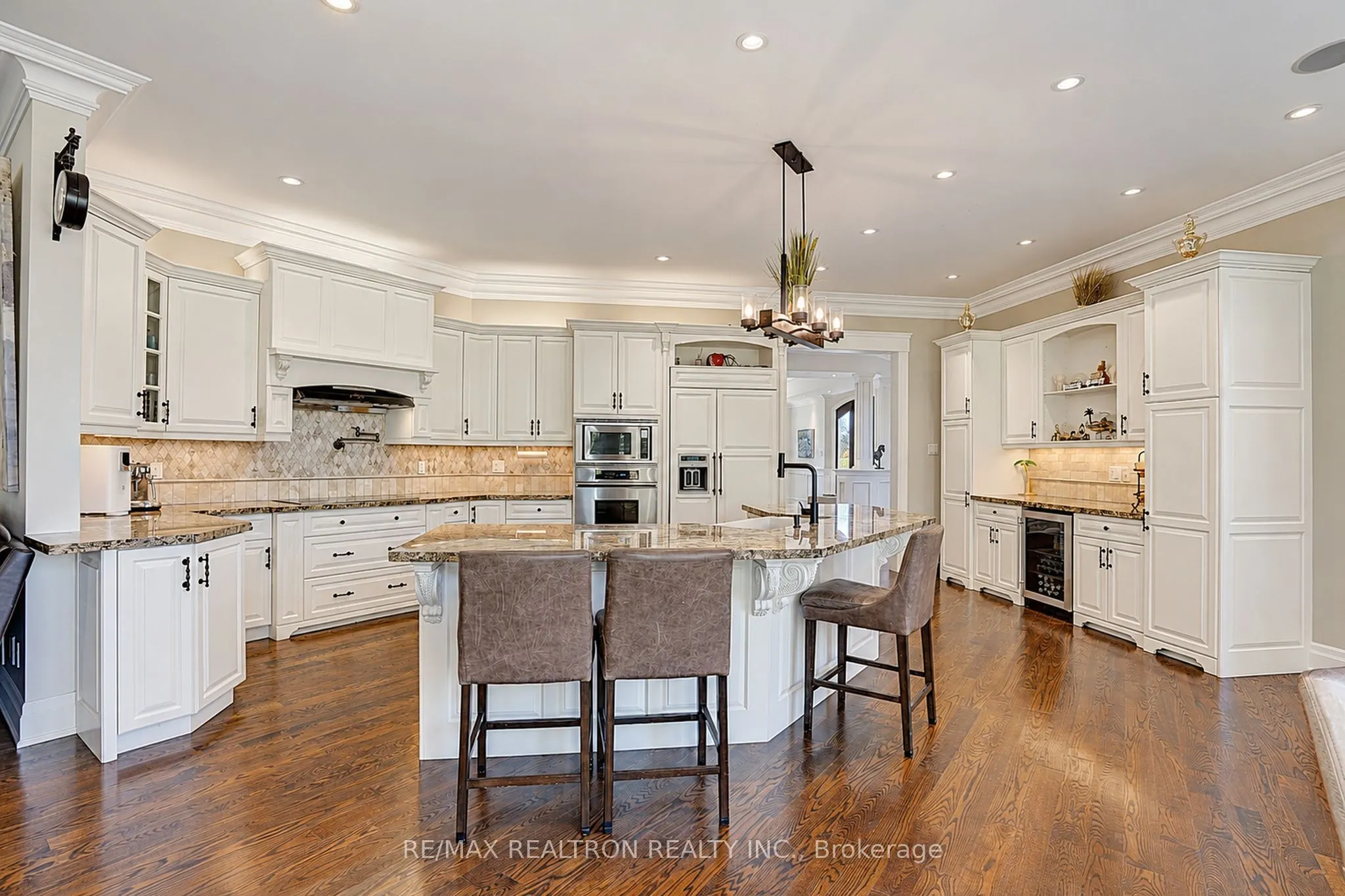 2 Beau Court
