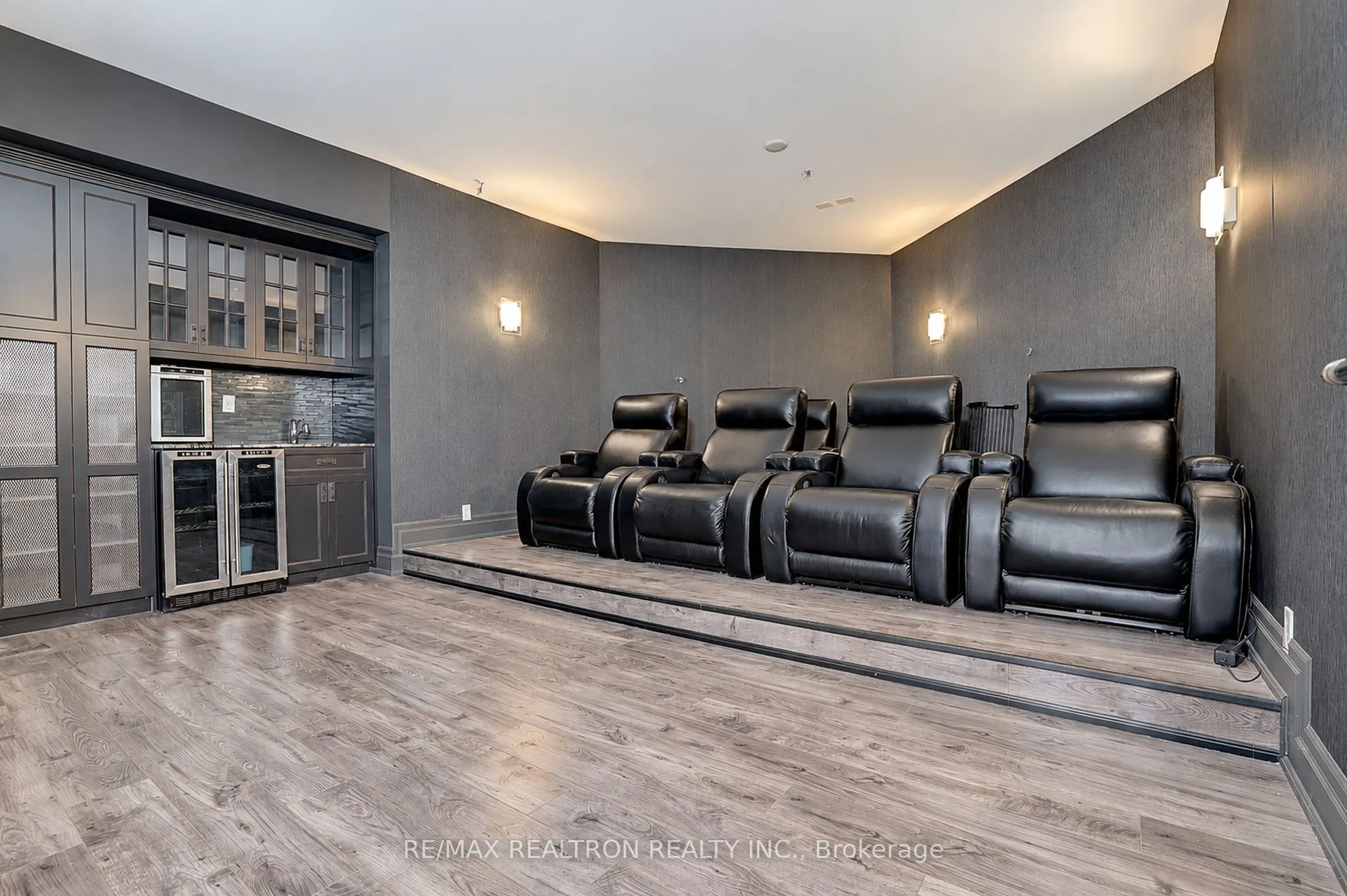 2 Beau Court