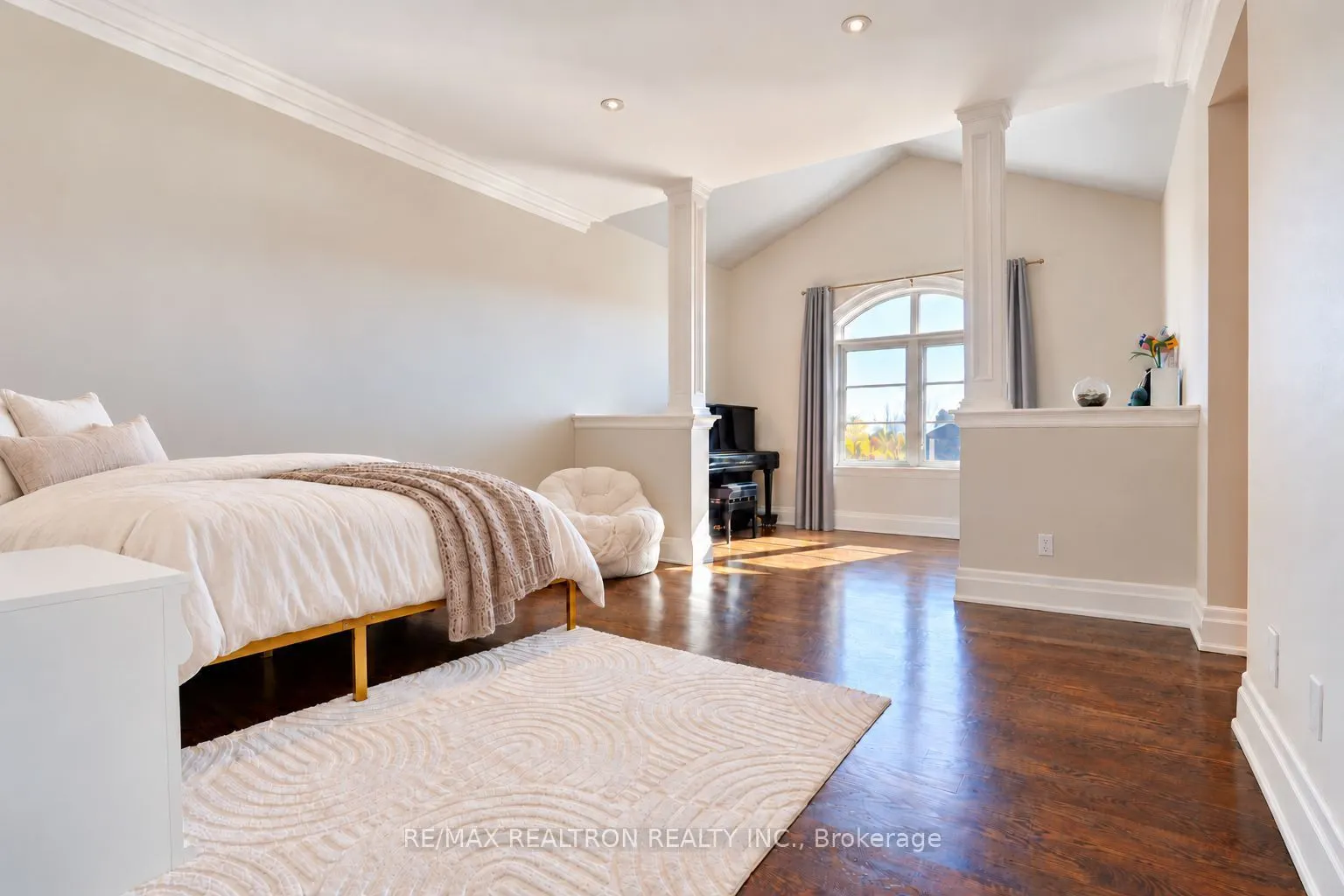 2 Beau Court