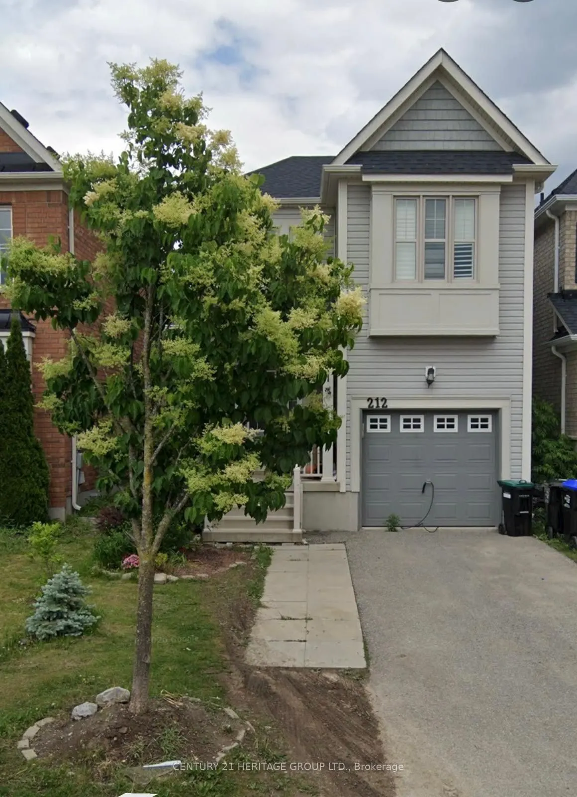 212 Armstrong Crescent E #Upper Level, Main & 2nd