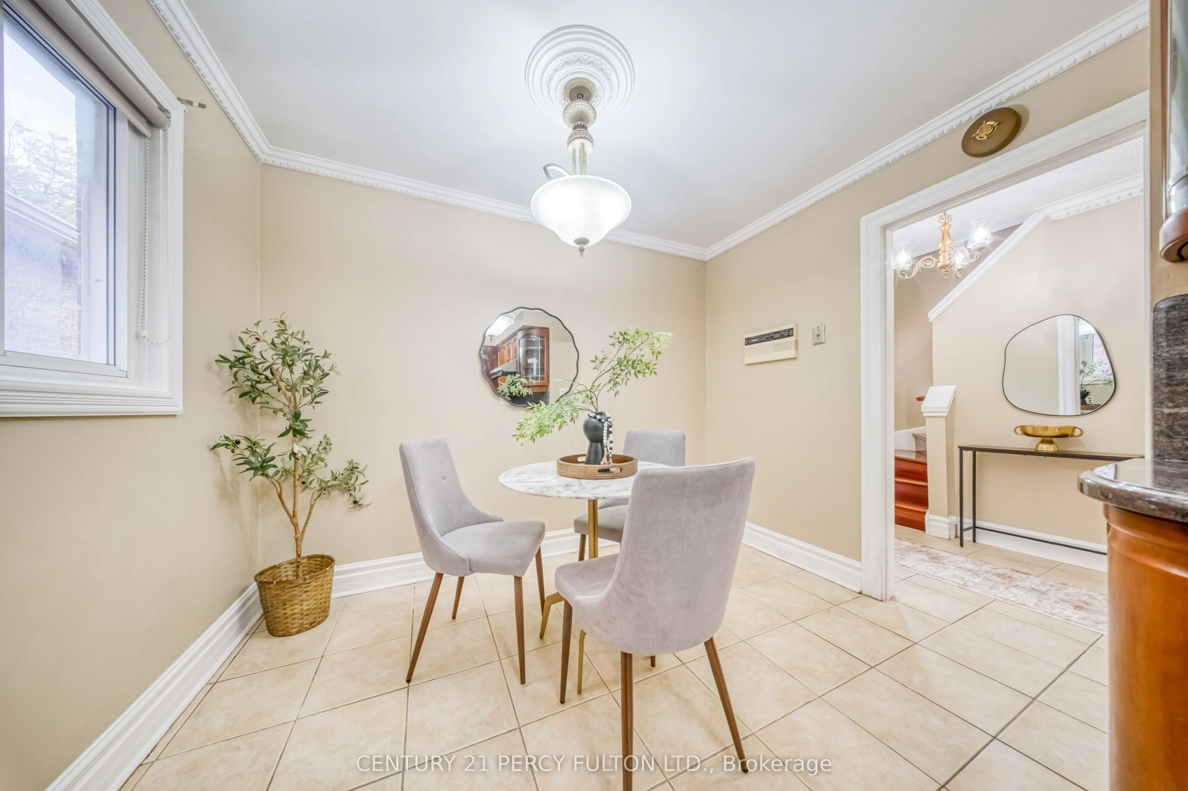 109 Swinton Crescent