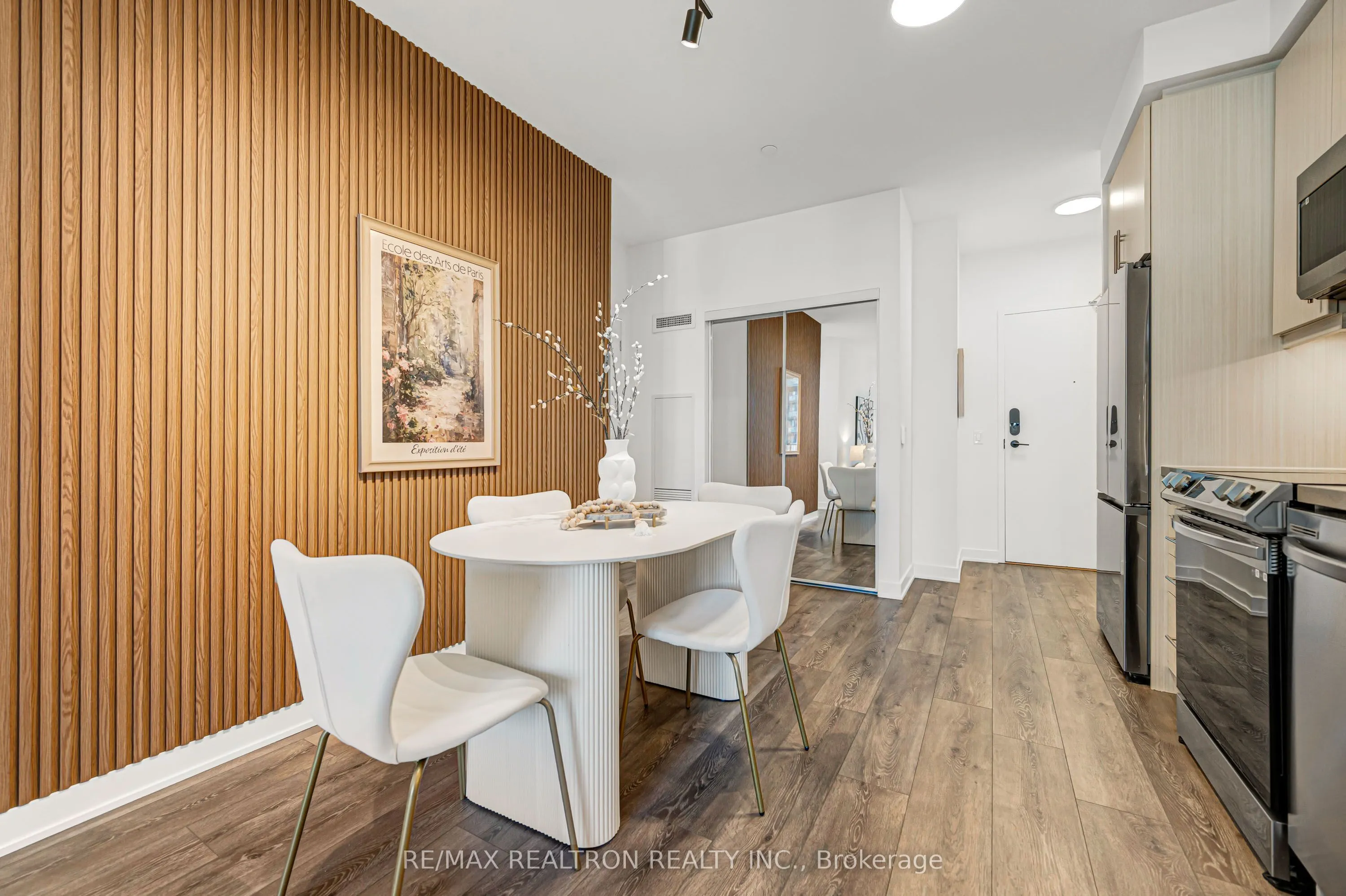 105 Oneida Crescent #1005