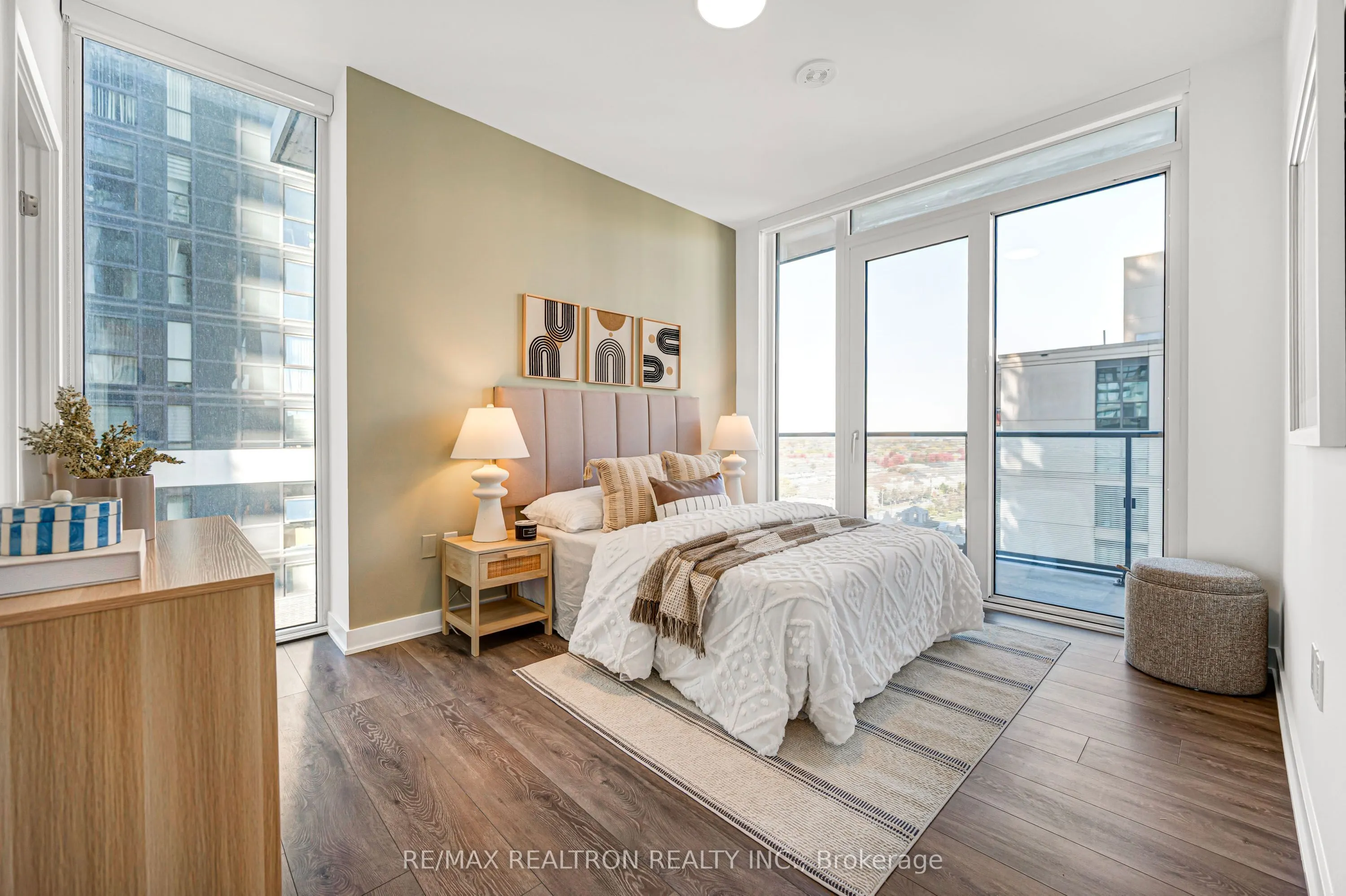 105 Oneida Crescent #1005