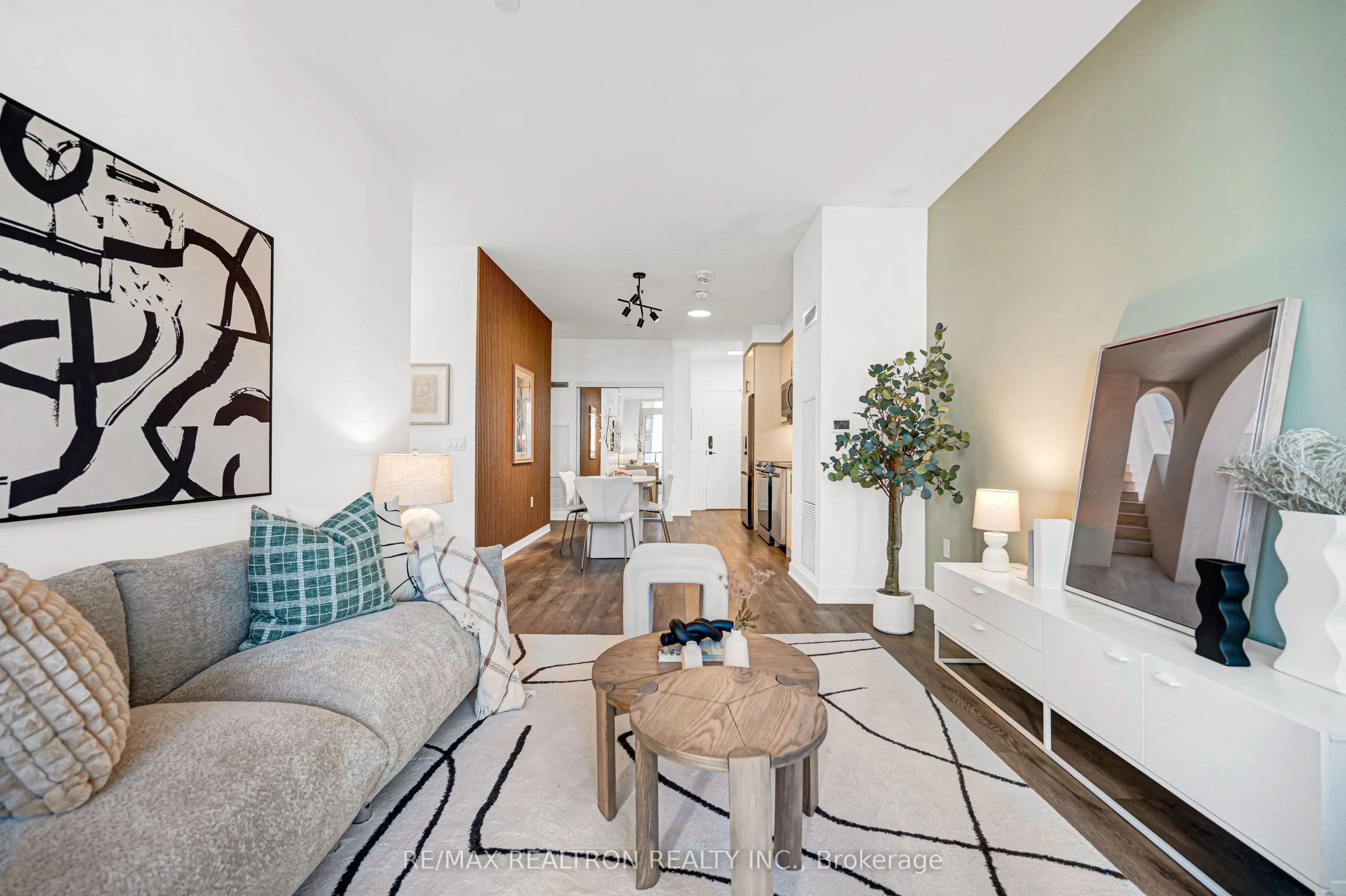 105 Oneida Crescent #1005