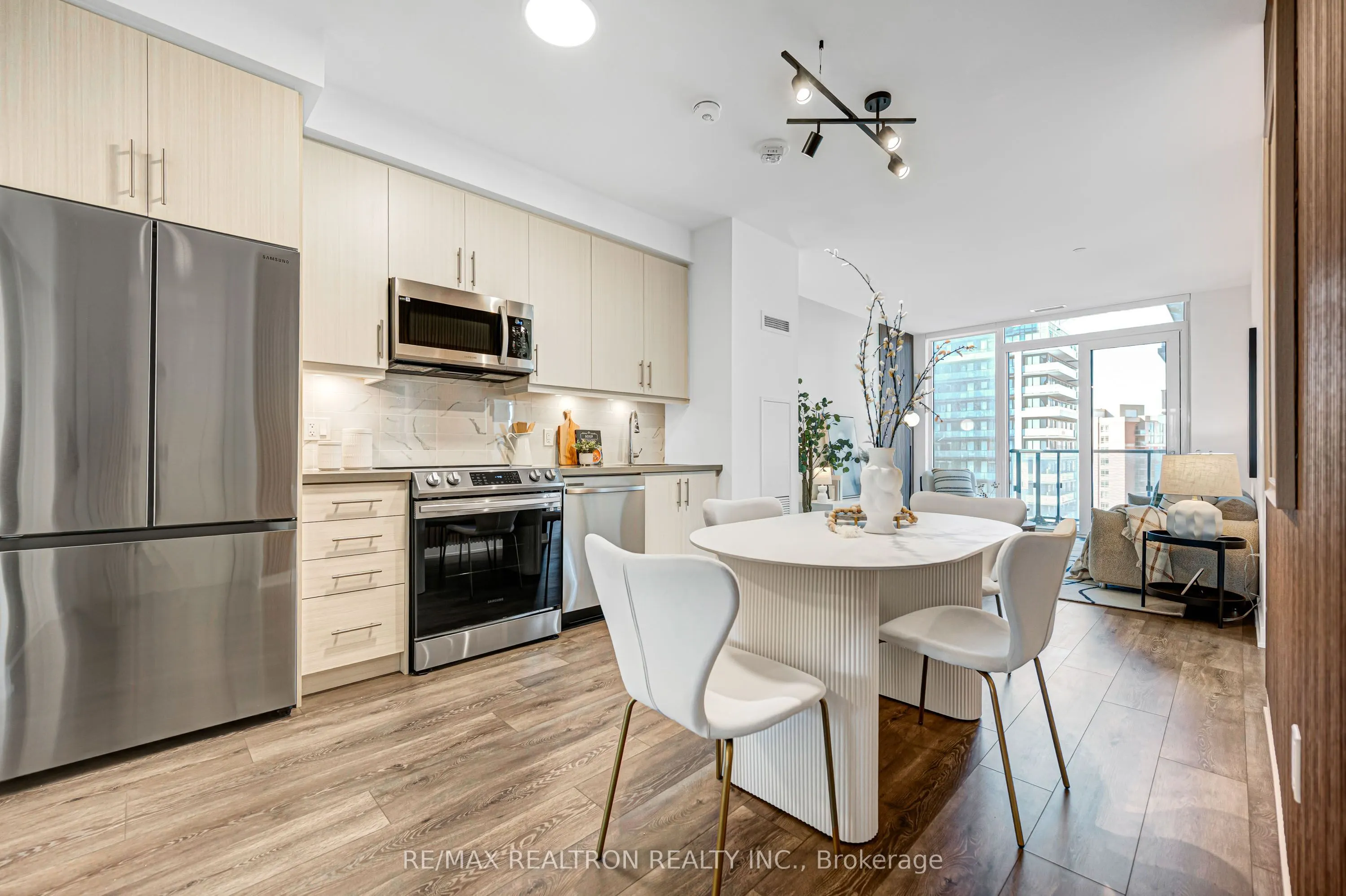 105 Oneida Crescent #1005