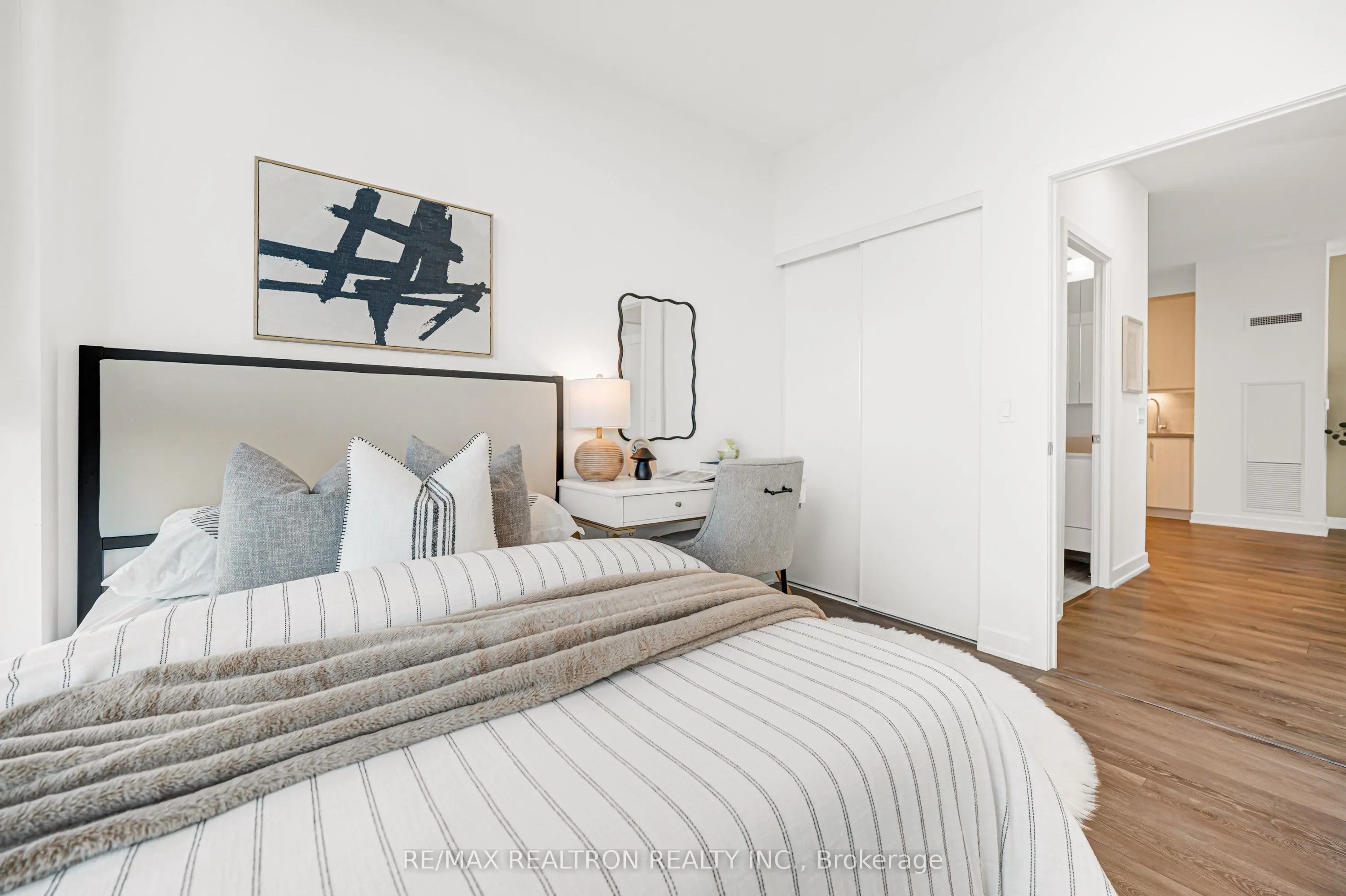 105 Oneida Crescent #1005