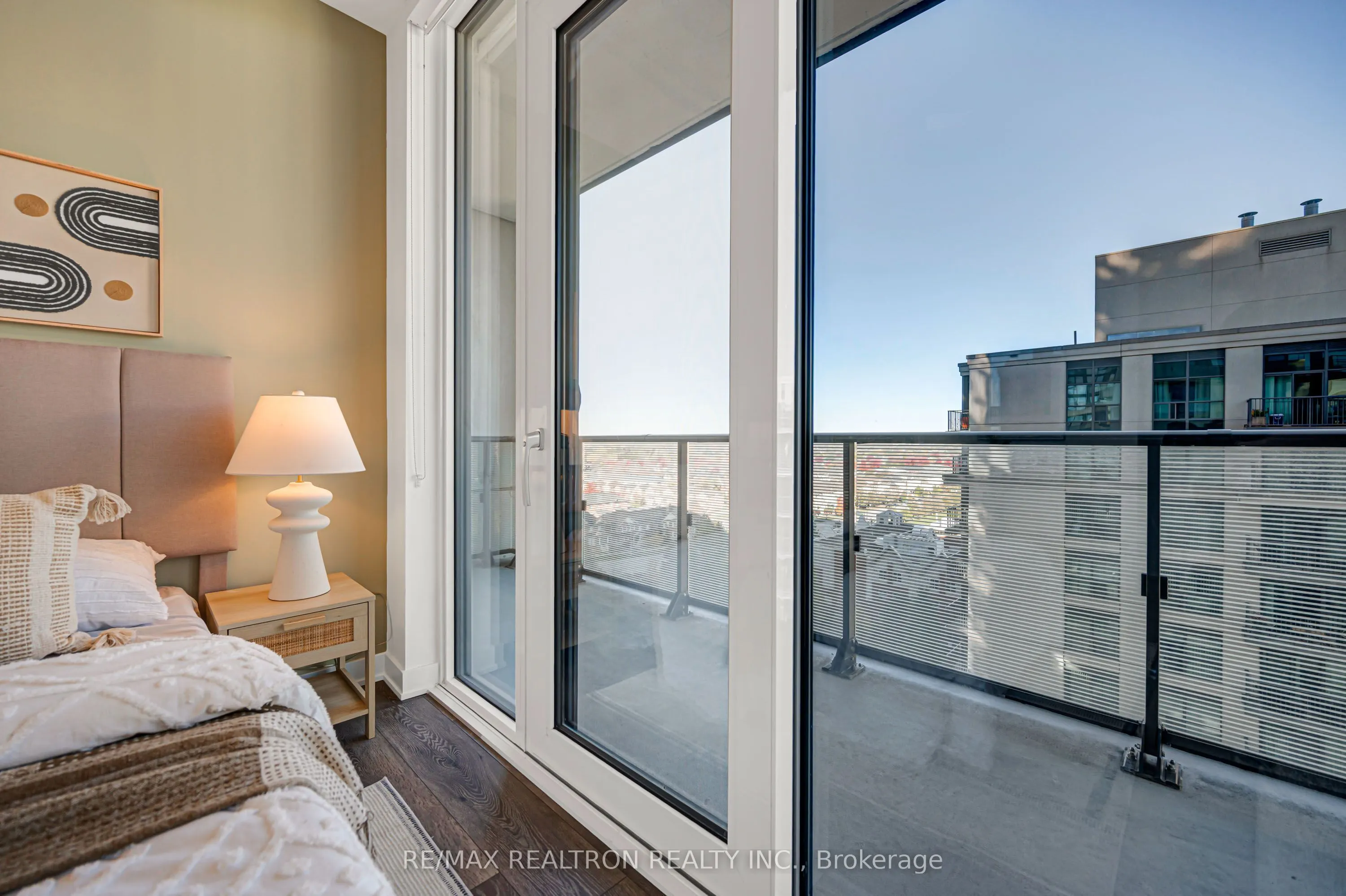 105 Oneida Crescent #1005