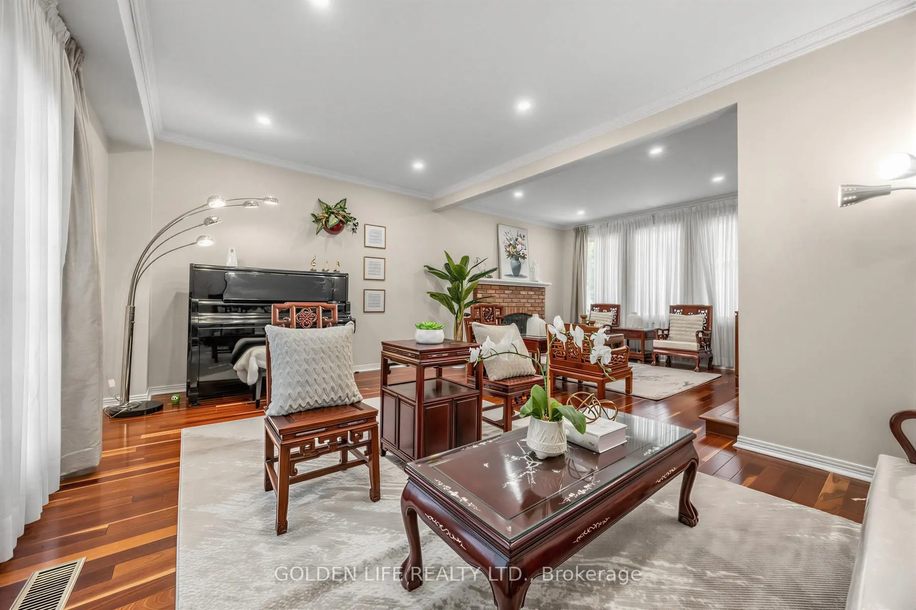 62 Longwater Chase