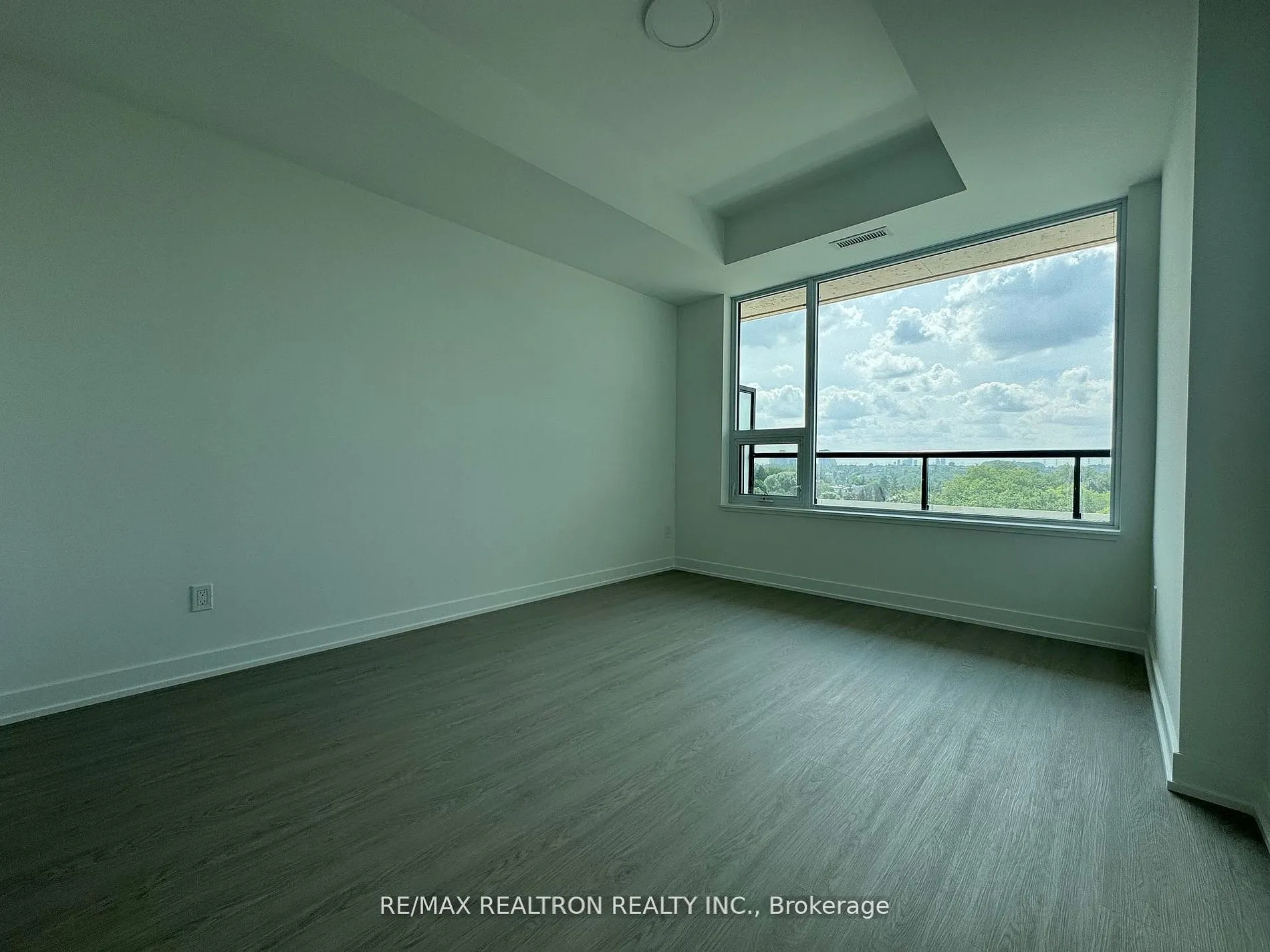 8188 Yonge Street #729